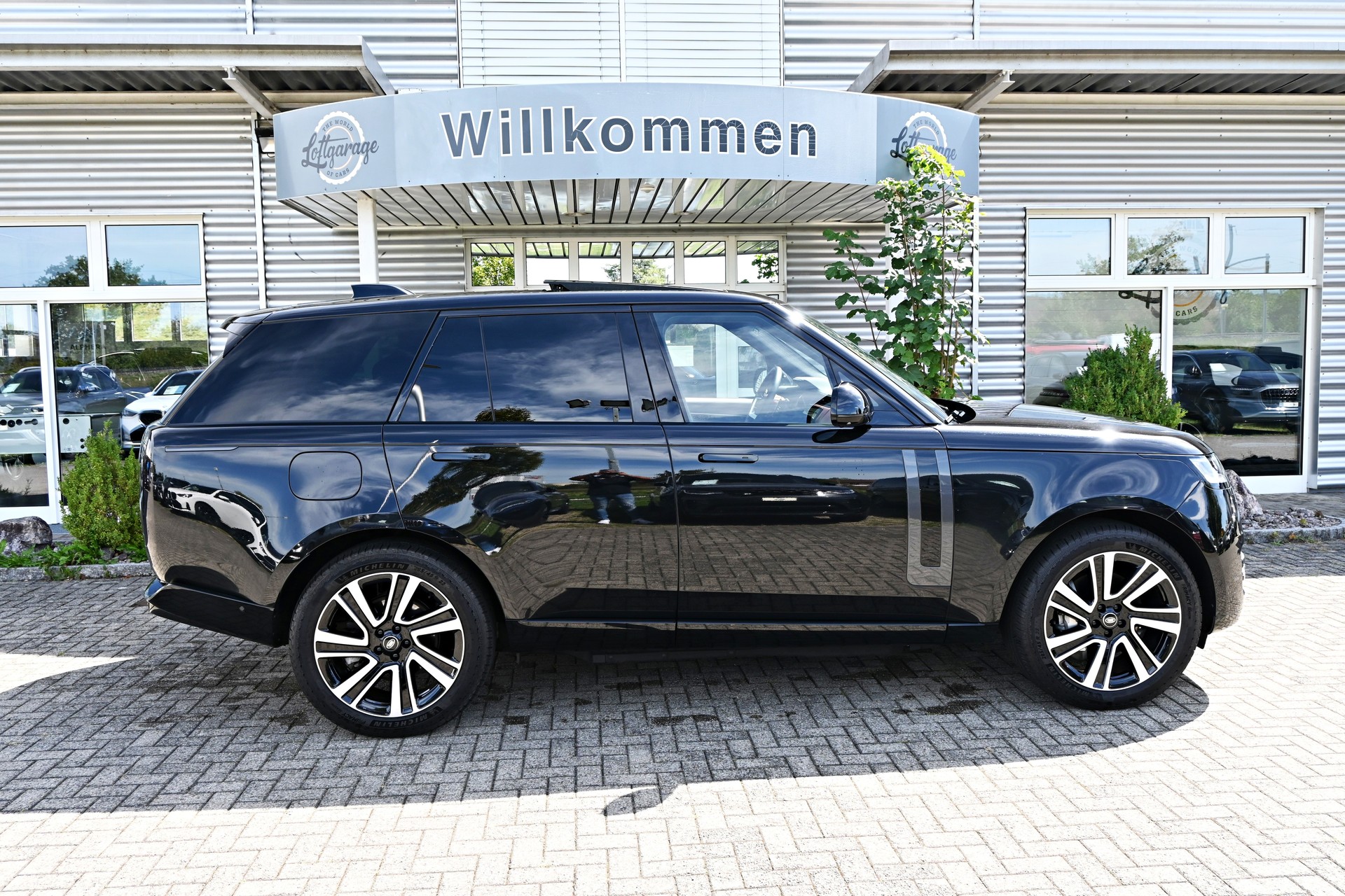 LAND ROVER Range Rover 3.0 V6 P460 Si6 PHEV HSE Automatic + AHK 3500kg + Werksgarantie 09.2030 + Voll-Ausstattung-image-6