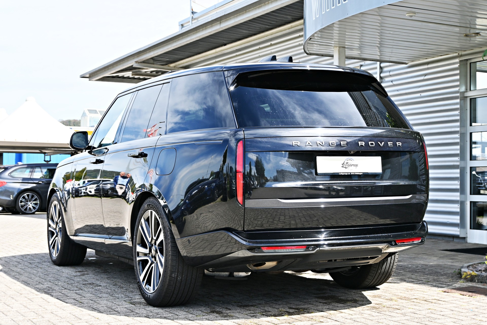 LAND ROVER Range Rover 3.0 V6 P460 Si6 PHEV HSE Automatic + AHK 3500kg + Werksgarantie 09.2030 + Voll-Ausstattung-image-9