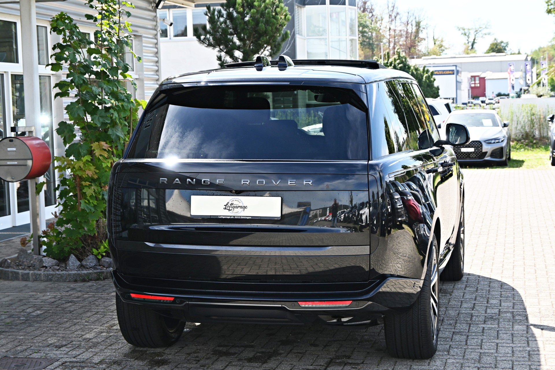 LAND ROVER Range Rover 3.0 V6 P460 Si6 PHEV HSE Automatic + AHK 3500kg + Werksgarantie 09.2030 + Voll-Ausstattung-image-8