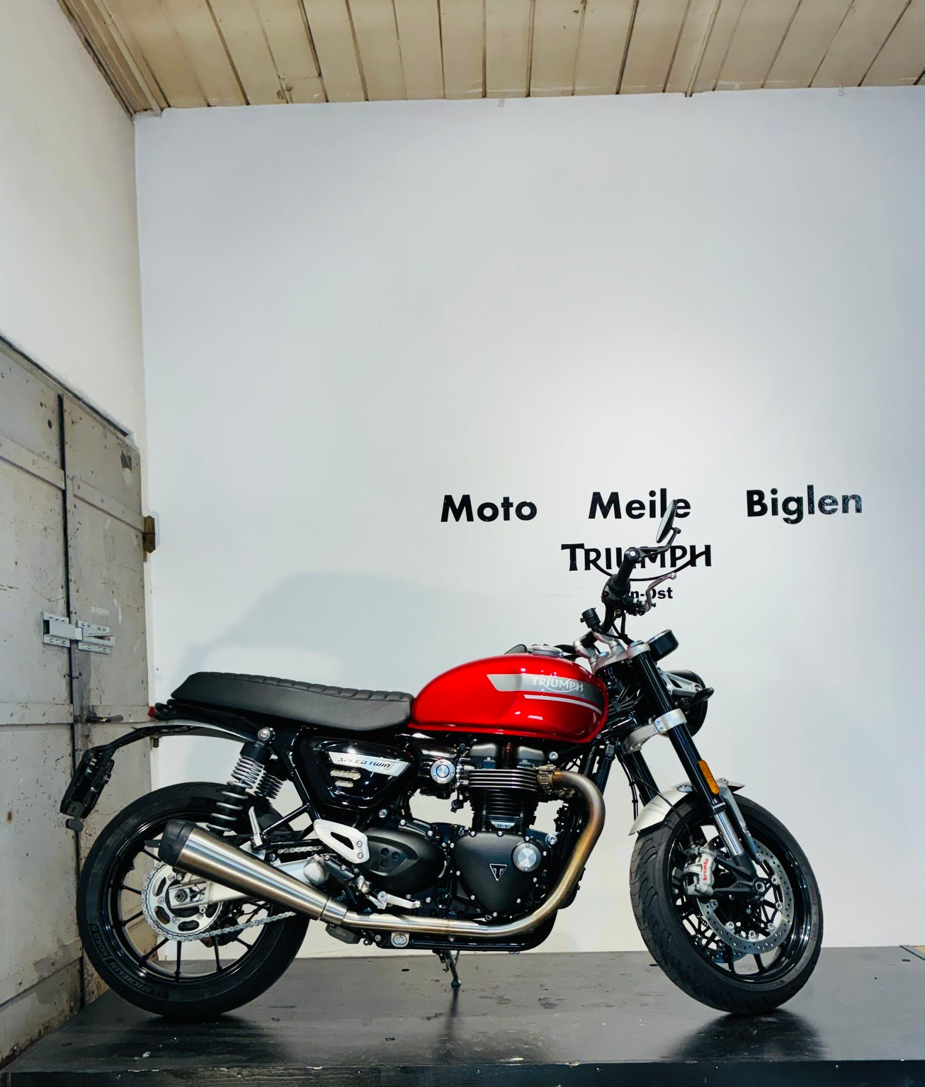 TRIUMPH Speed Twin 1200-showroom-element-3