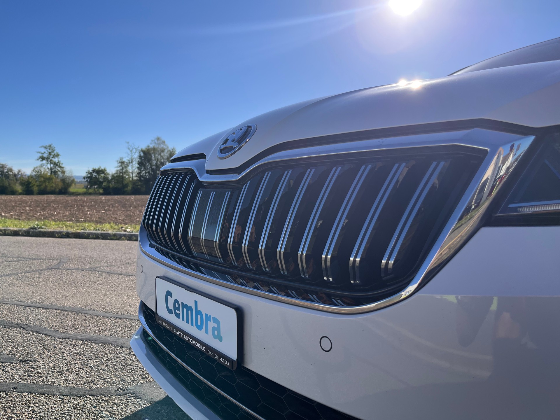 SKODA Superb Combi 2.0 TDi Style 4x4 DSG * MY SKODA PAKET - LEDER ALCANTARA - PEARL WEISS METALLIC - AHK 2200kg *-image-9