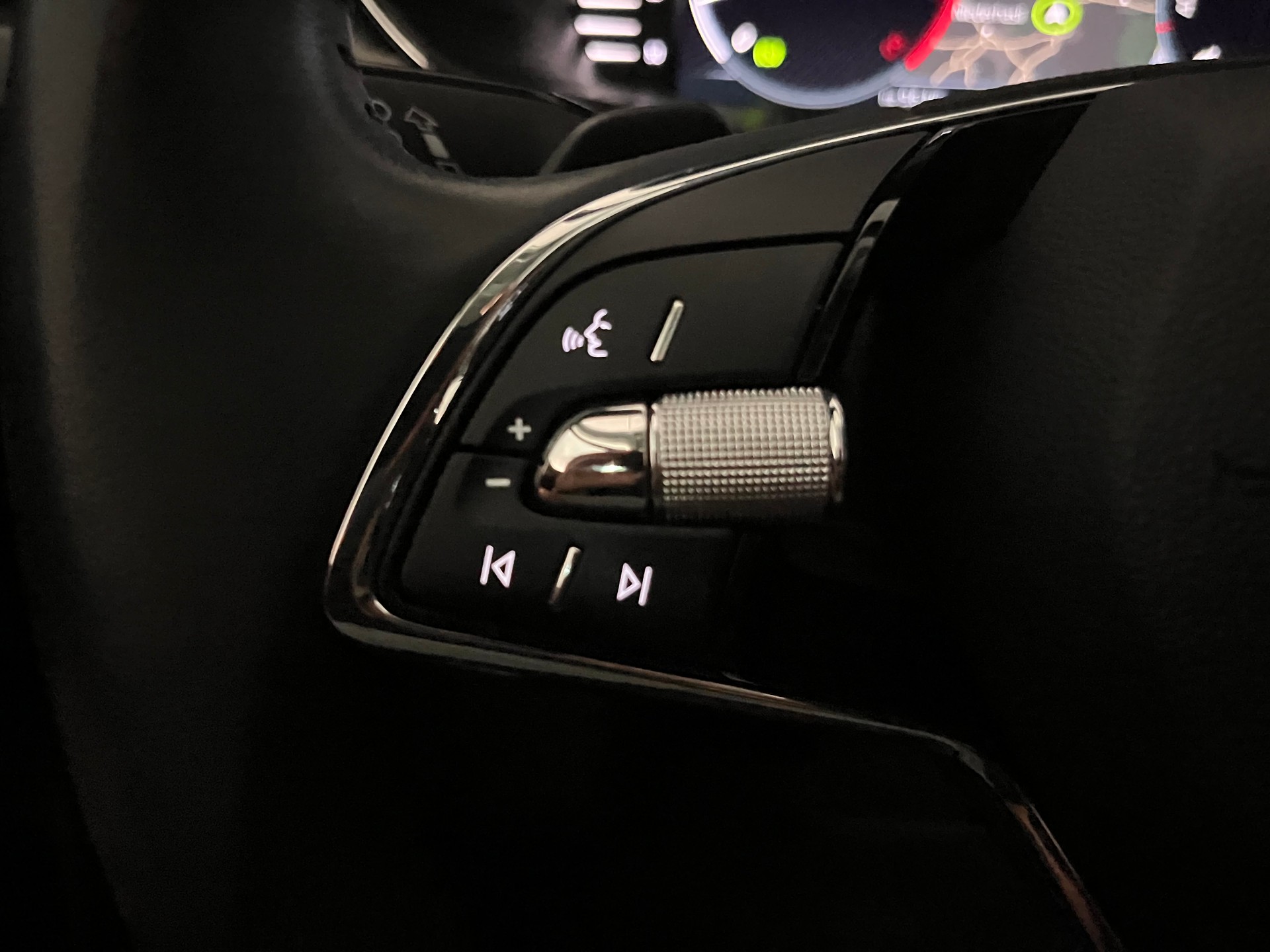 SKODA Superb Combi 2.0 TDi Style 4x4 DSG * MY SKODA PAKET - LEDER ALCANTARA - PEARL WEISS METALLIC - AHK 2200kg *-image-25