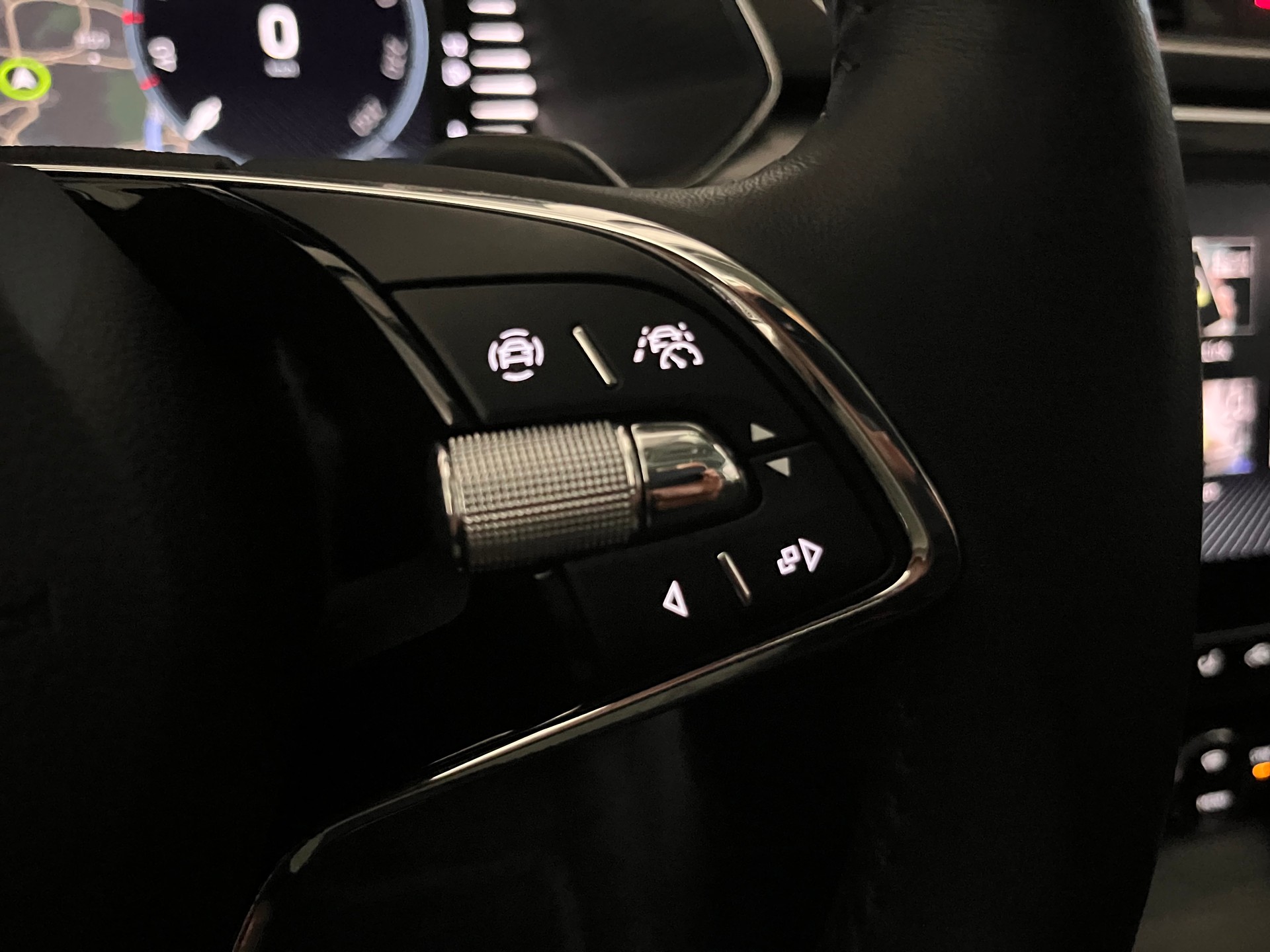 SKODA Superb Combi 2.0 TDi Style 4x4 DSG * MY SKODA PAKET - LEDER ALCANTARA - PEARL WEISS METALLIC - AHK 2200kg *-image-24