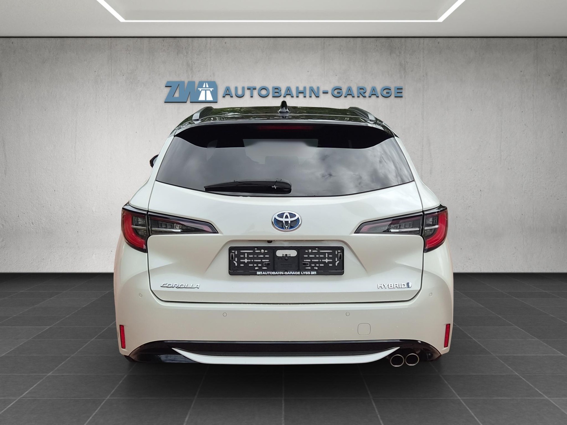 TOYOTA Corolla Touring Sports 2.0 HSD Style-image-3