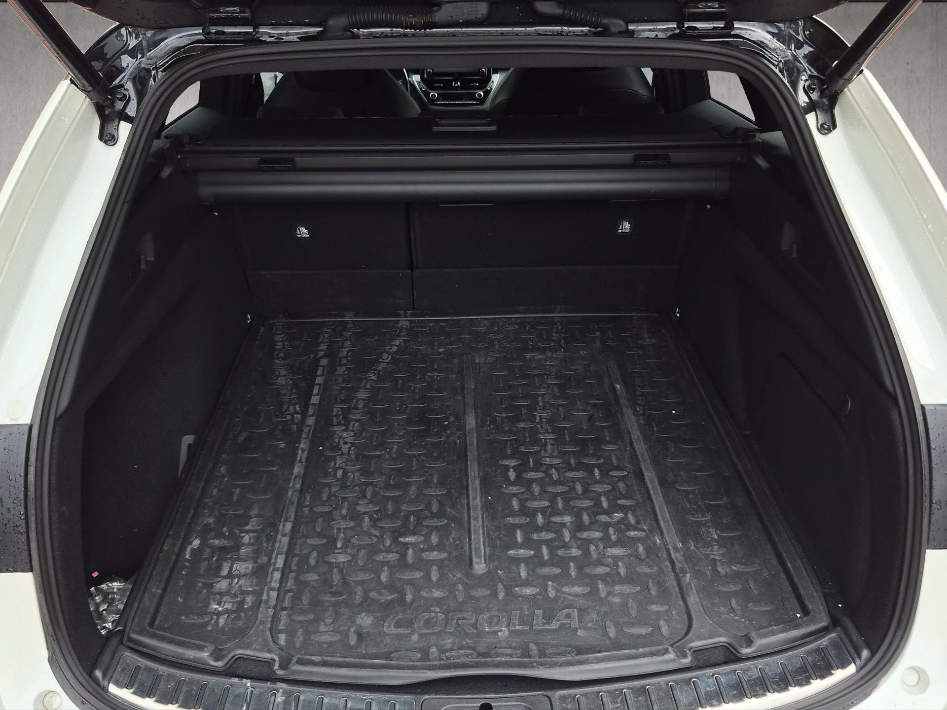 TOYOTA Corolla Touring Sports 2.0 HSD Style-image-13