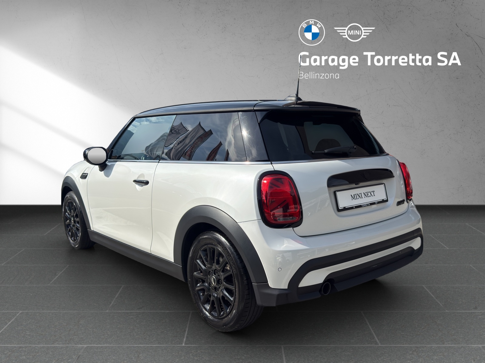 MINI Cooper Camden Edition Steptronic DKG-image-2