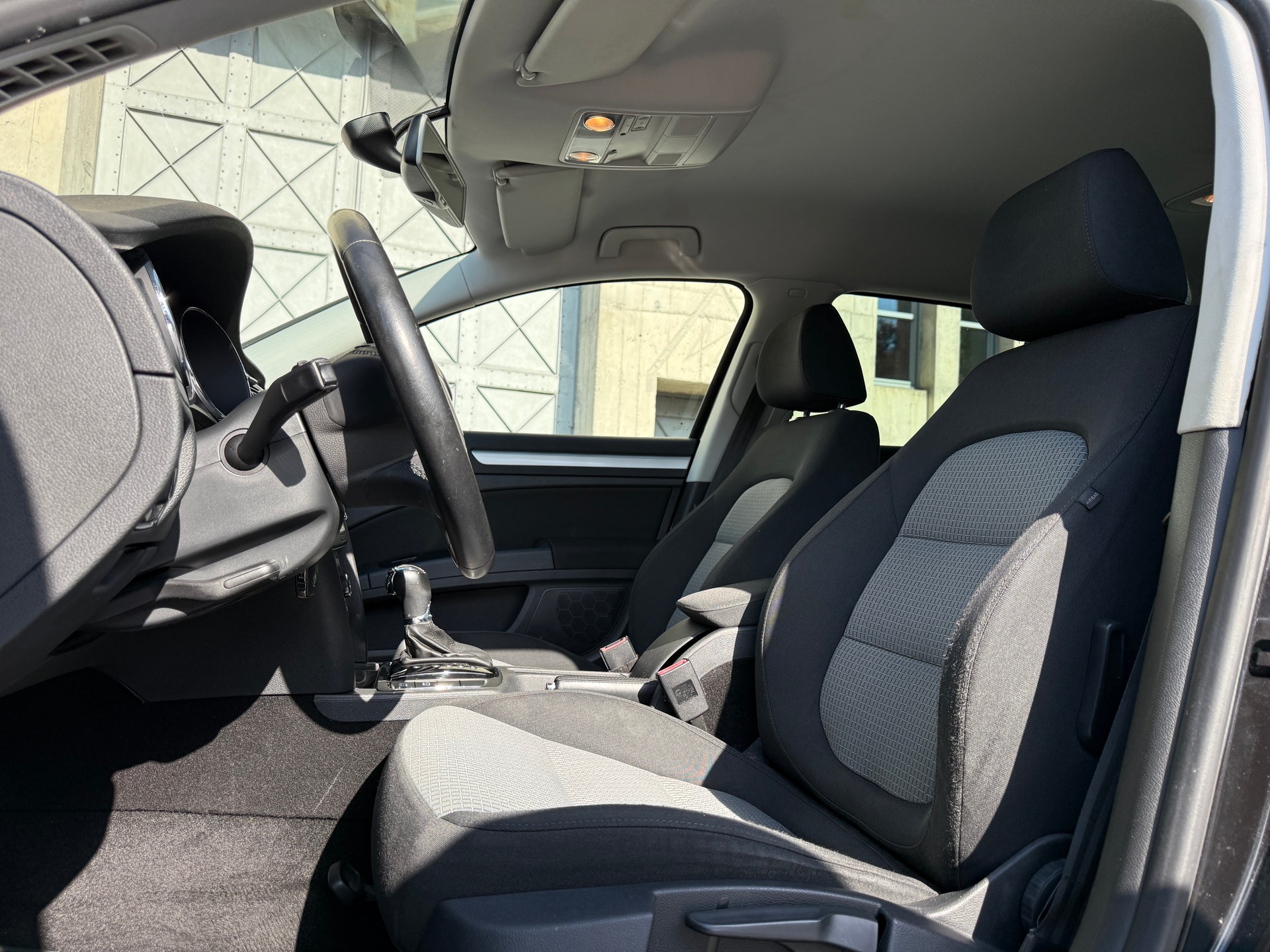 SKODA Superb Combi 2.0 TDi Ambition DSG-image-4