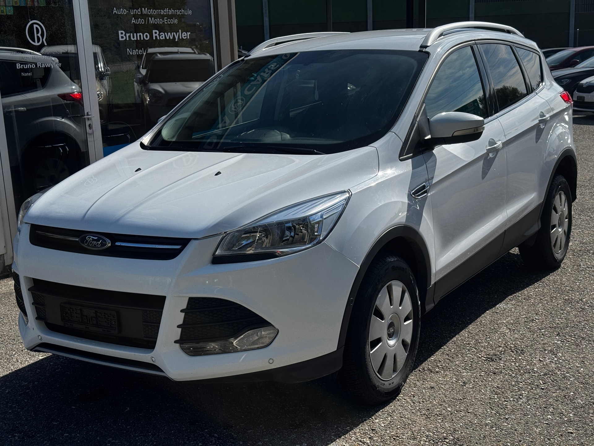 FORD Kuga 2.0 TDCi Carving 4WD-image-3
