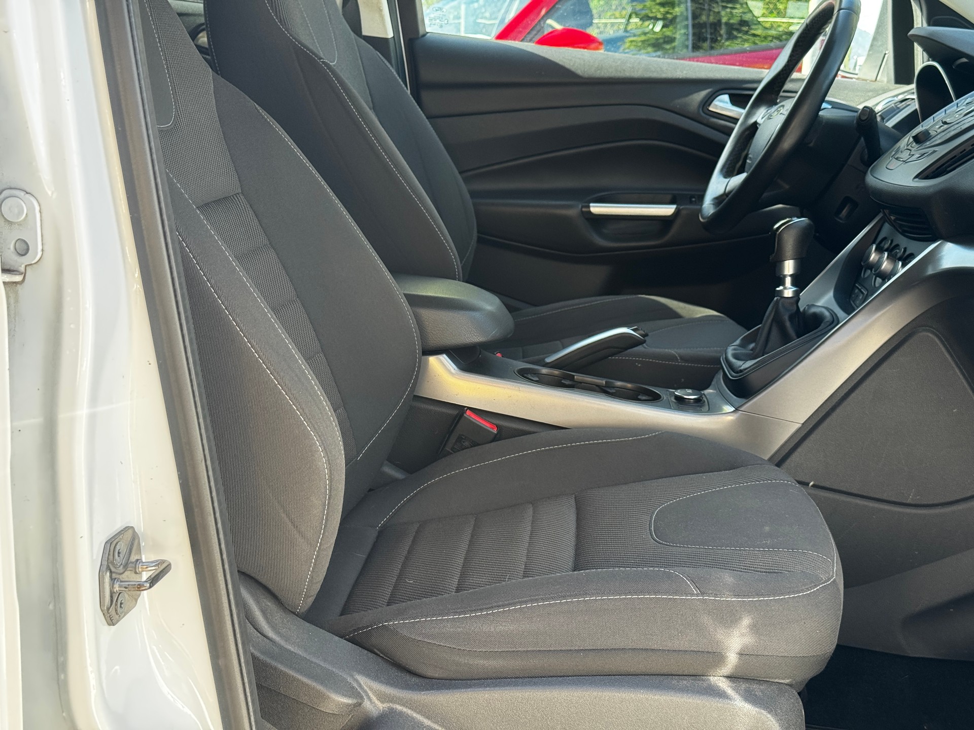 FORD Kuga 2.0 TDCi Carving 4WD-image-8
