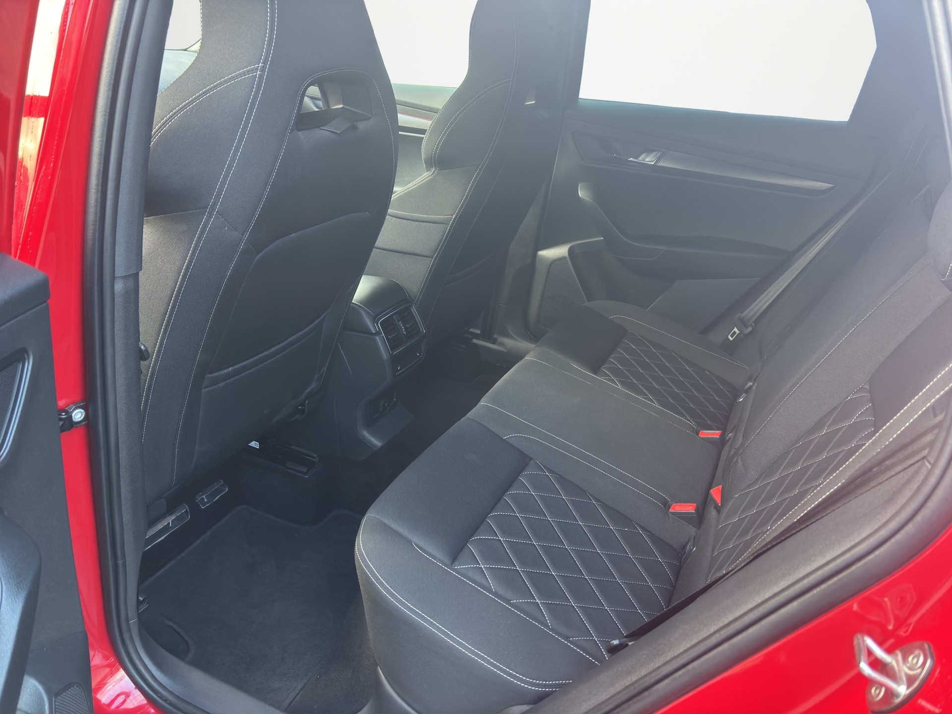 SKODA Karoq 1.5 TSI ACT Scout 4x4 DSG-image-10
