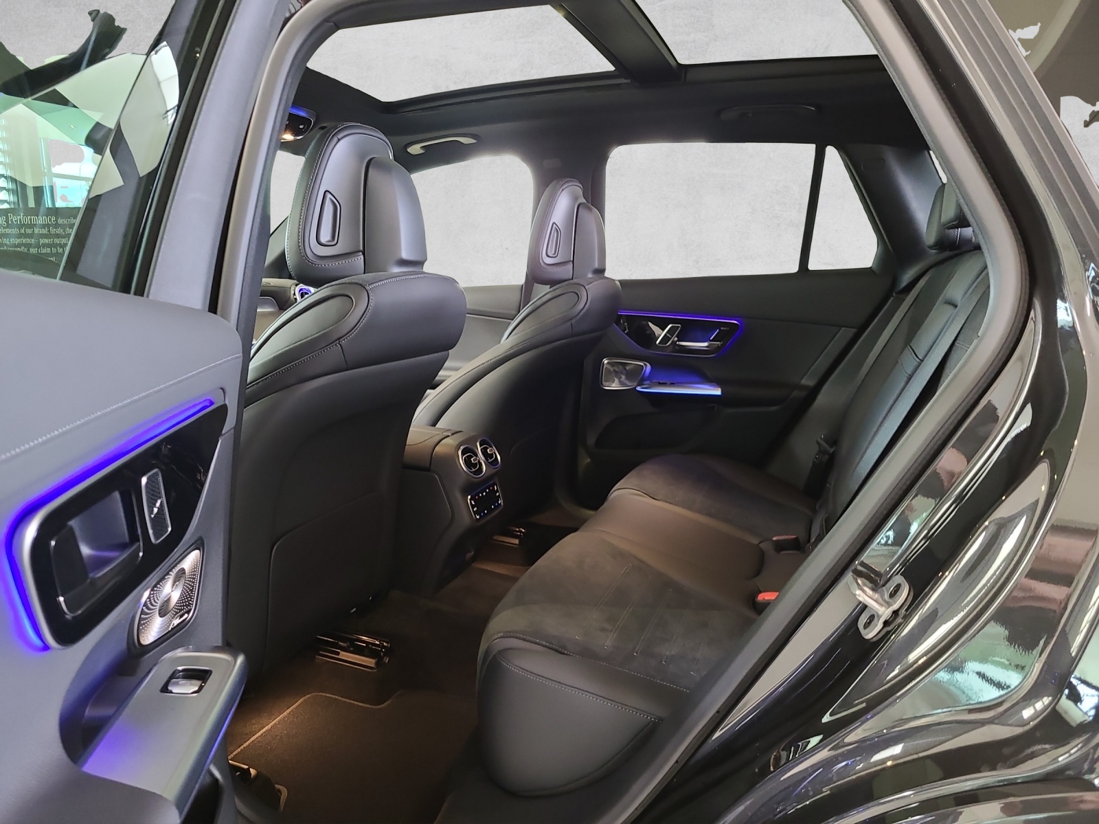 MERCEDES-BENZ GLC 300 d AMG Line 4M X254-image-2