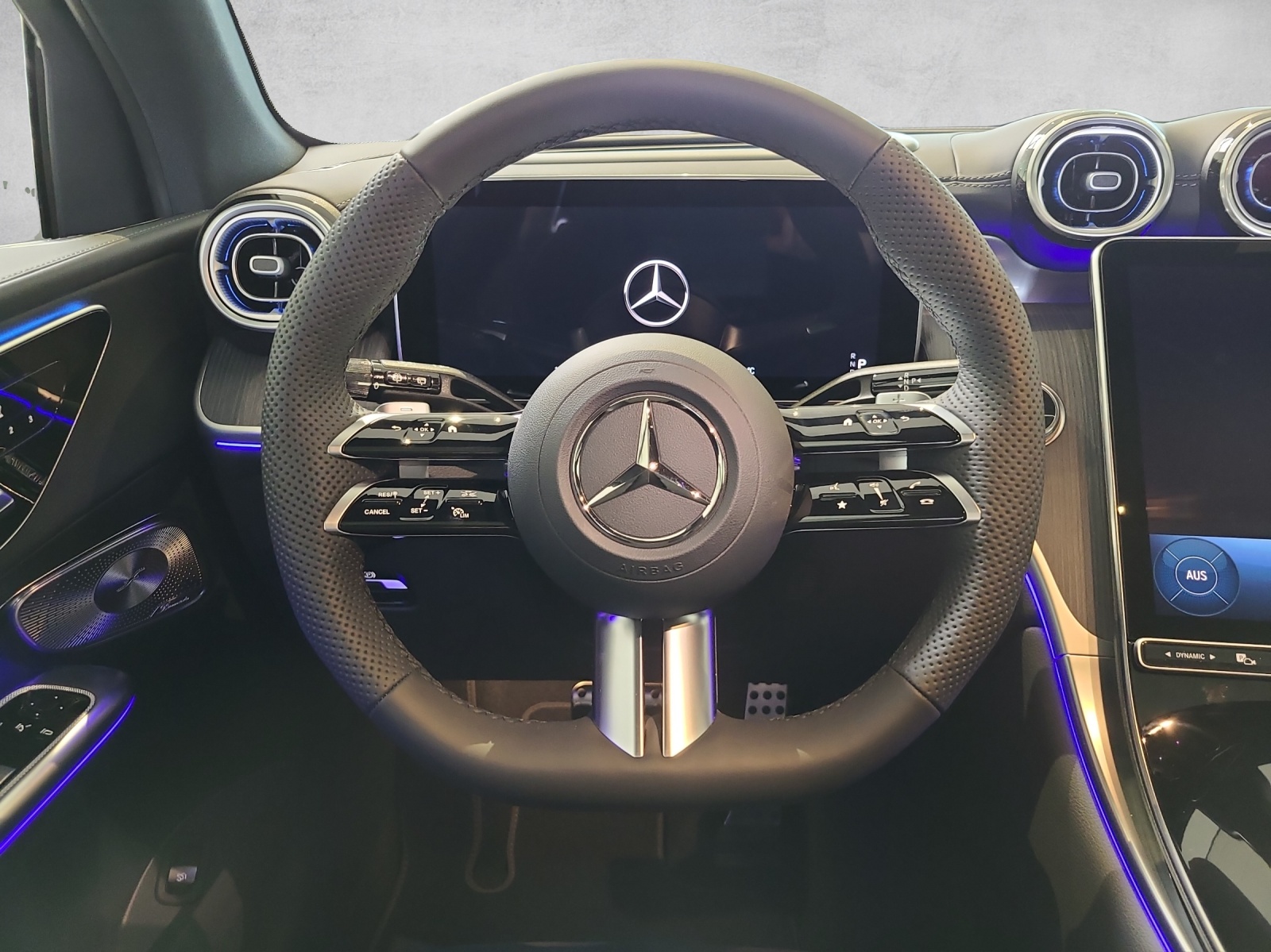 MERCEDES-BENZ GLC 300 d AMG Line 4M X254-image-4