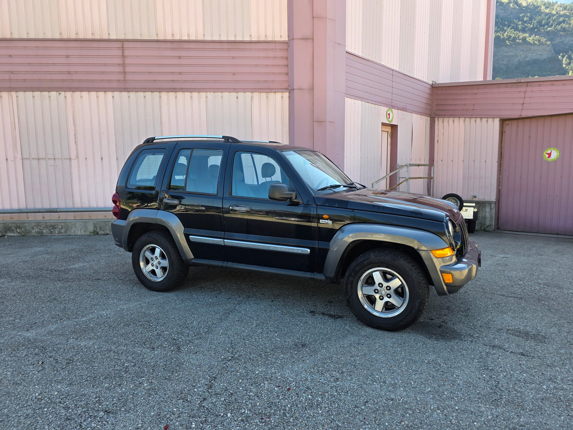JEEP Cherokee 2.8 CRD Extreme Sport-image-3