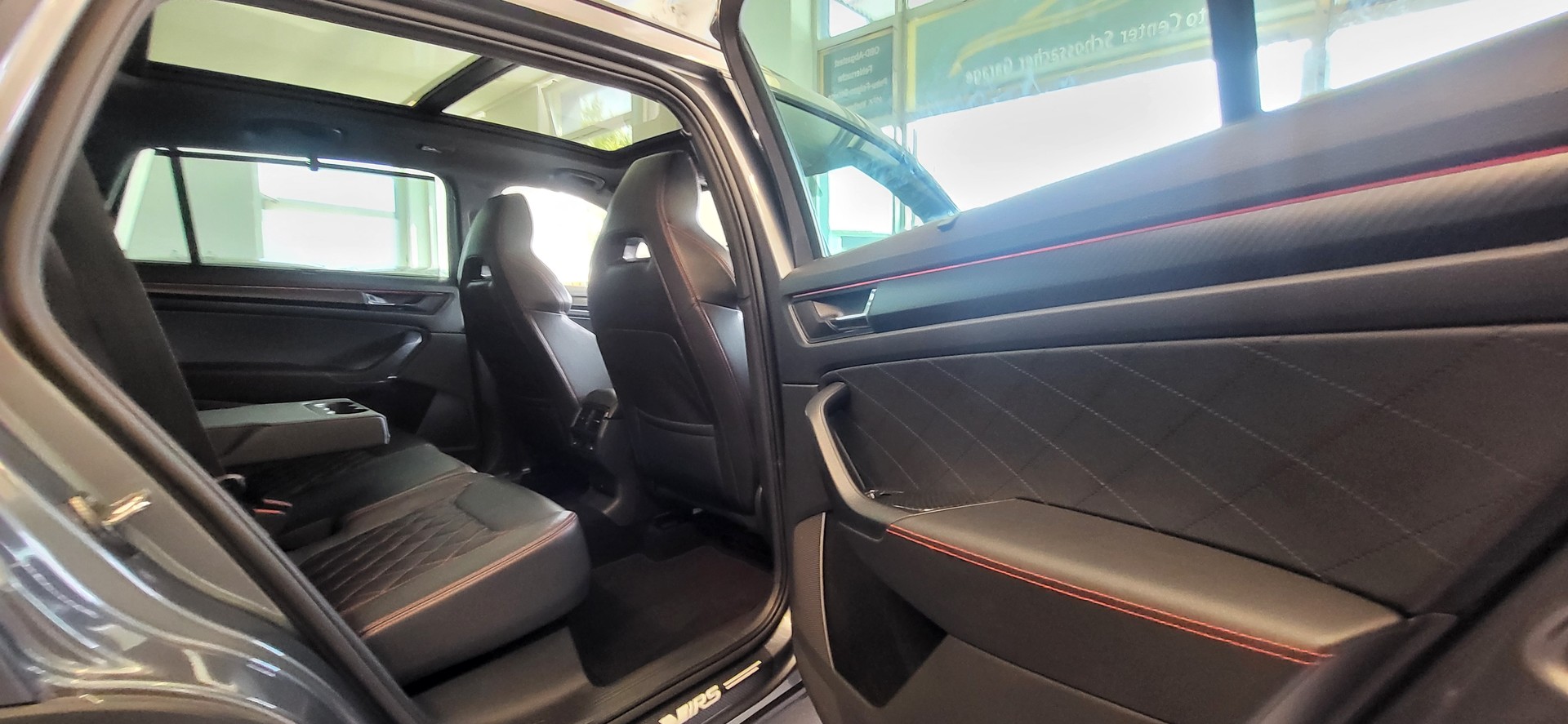 SKODA Kodiaq 2.0 TSI 4x4 RS-image-9