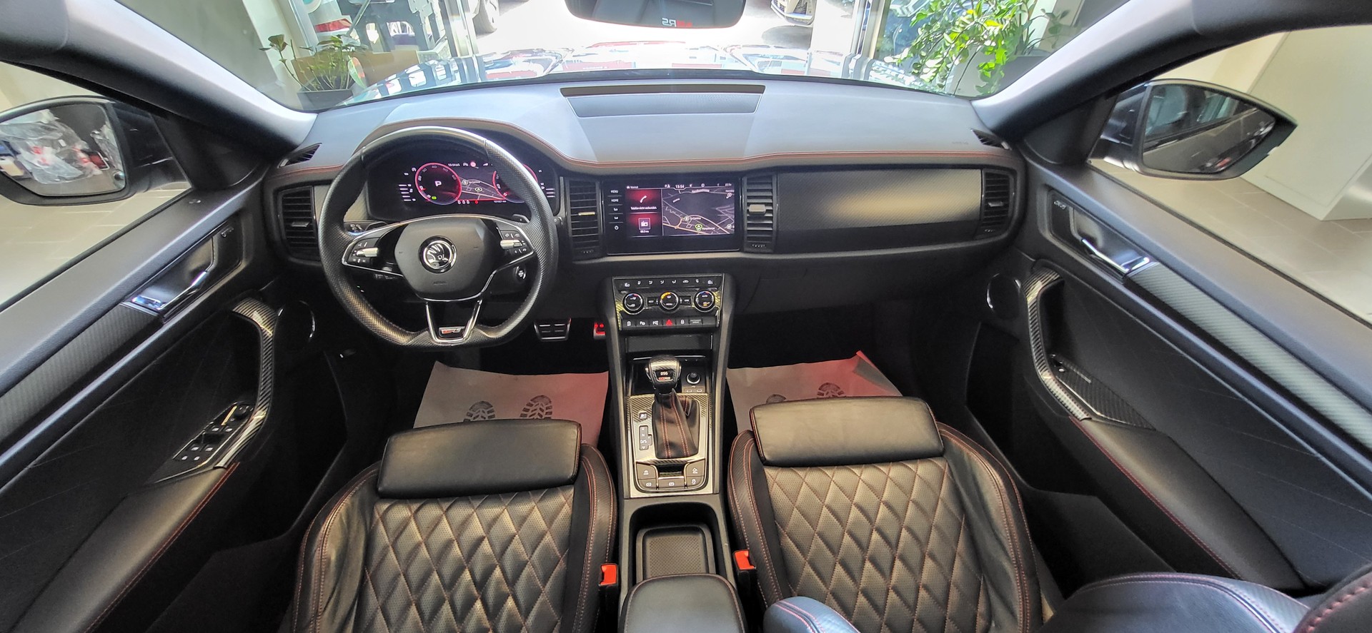 SKODA Kodiaq 2.0 TSI 4x4 RS-image-3