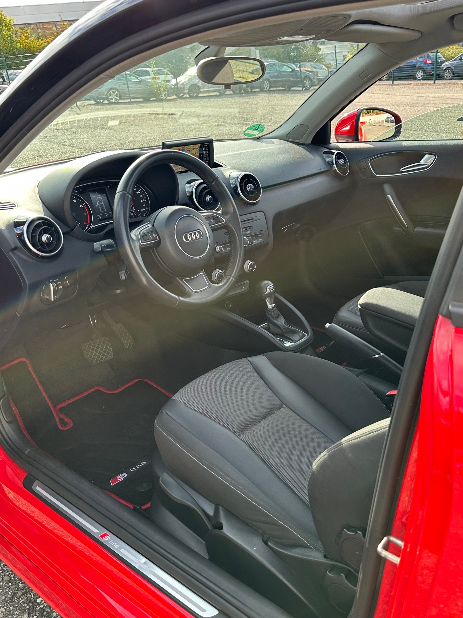 AUDI A1 Sport 1.4 TFSI Ambition S-tronic-image-10