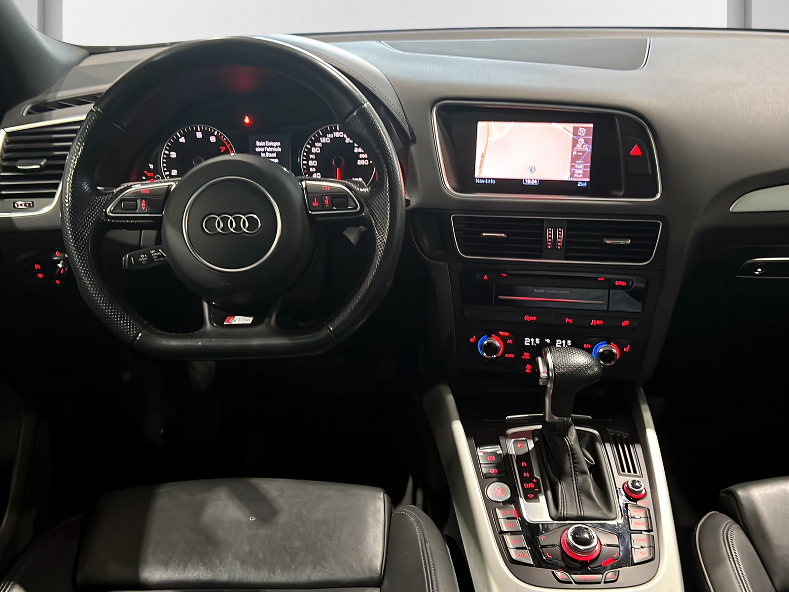 AUDI Q5 2.0 TFSI quattro**AHK,Panodach,S-Line,Frisch ab MFK**-image-8