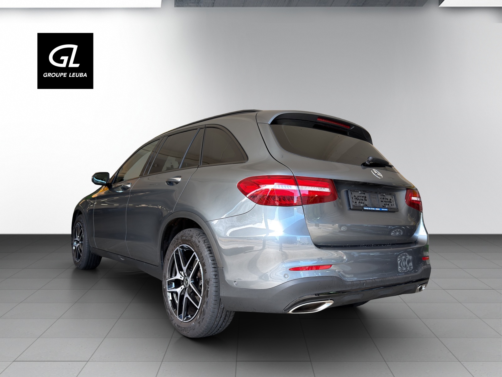 MERCEDES-BENZ GLC 300 4Matic AMG Line 9G-Tronic-image-3