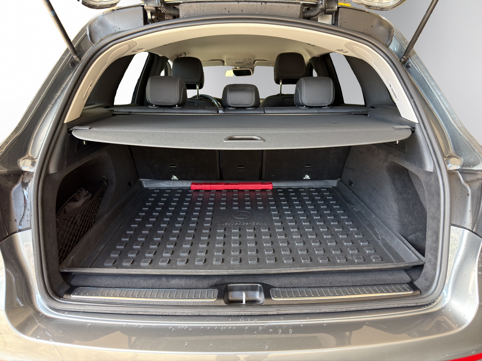 MERCEDES-BENZ GLC 300 4Matic AMG Line 9G-Tronic-image-5