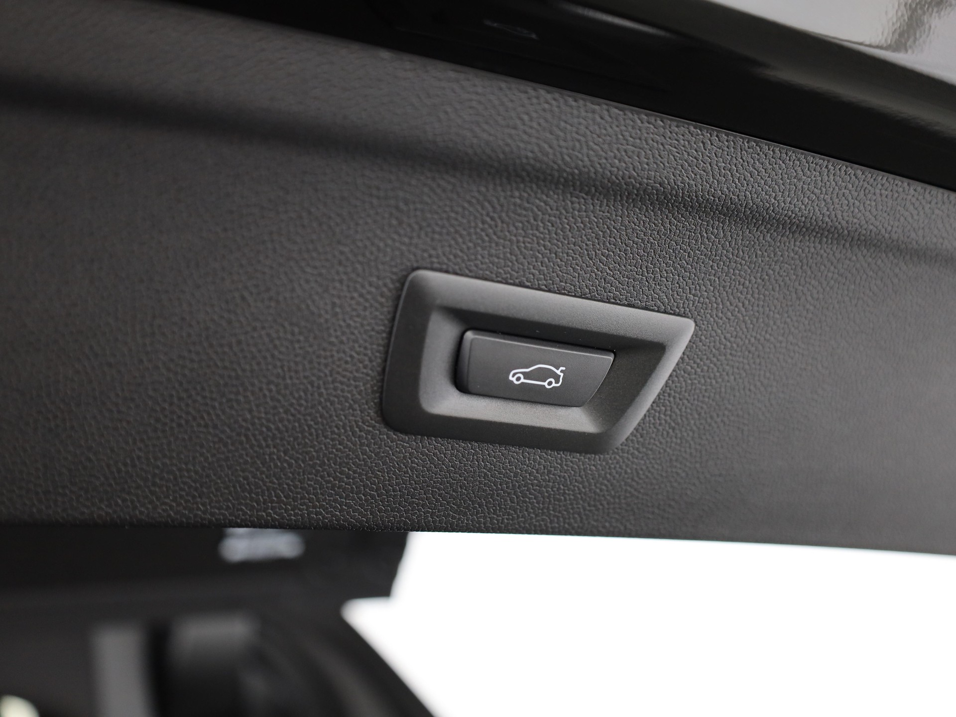 BMW iX I20 M70-image-10
