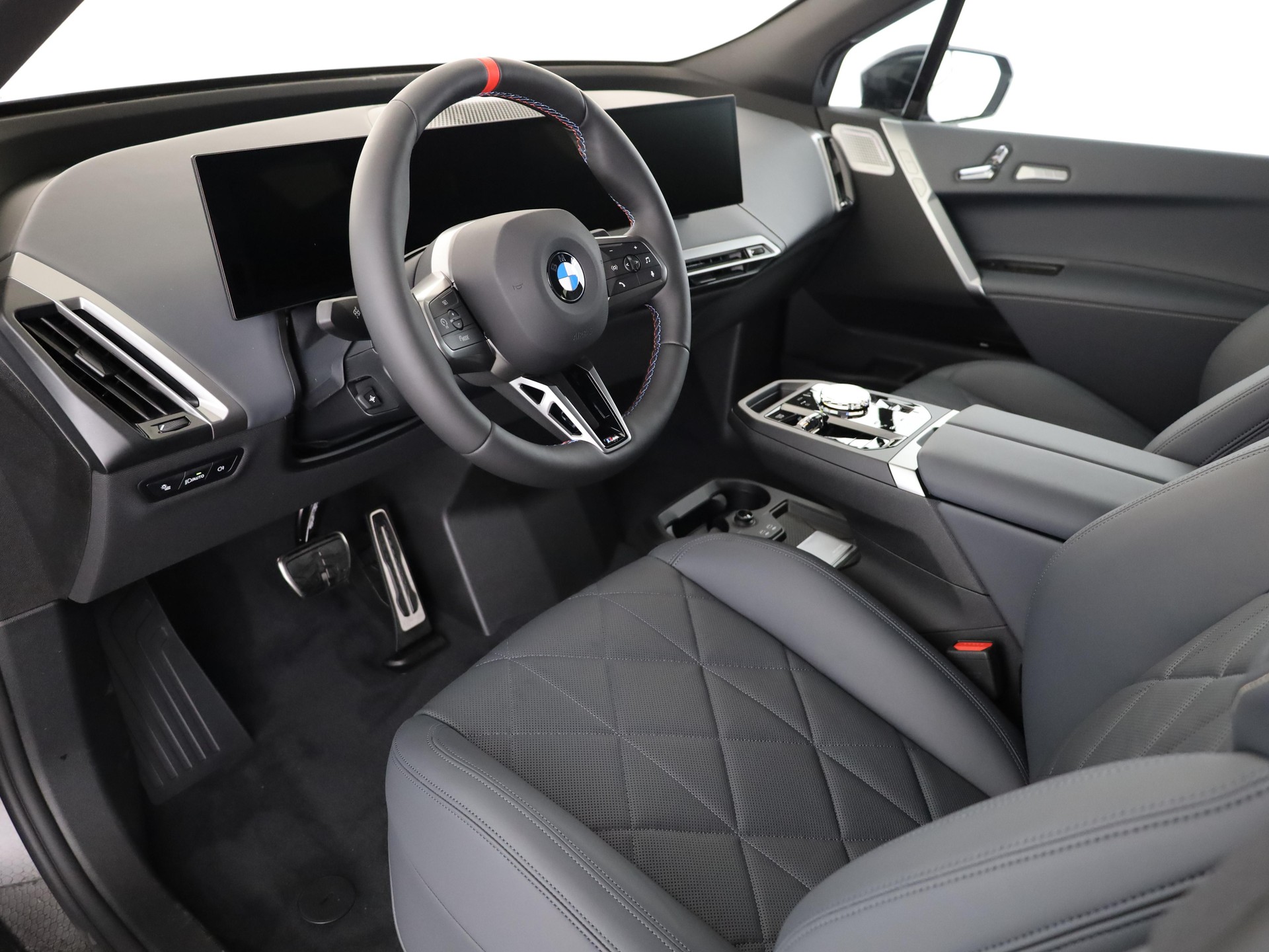BMW iX I20 M70-image-14