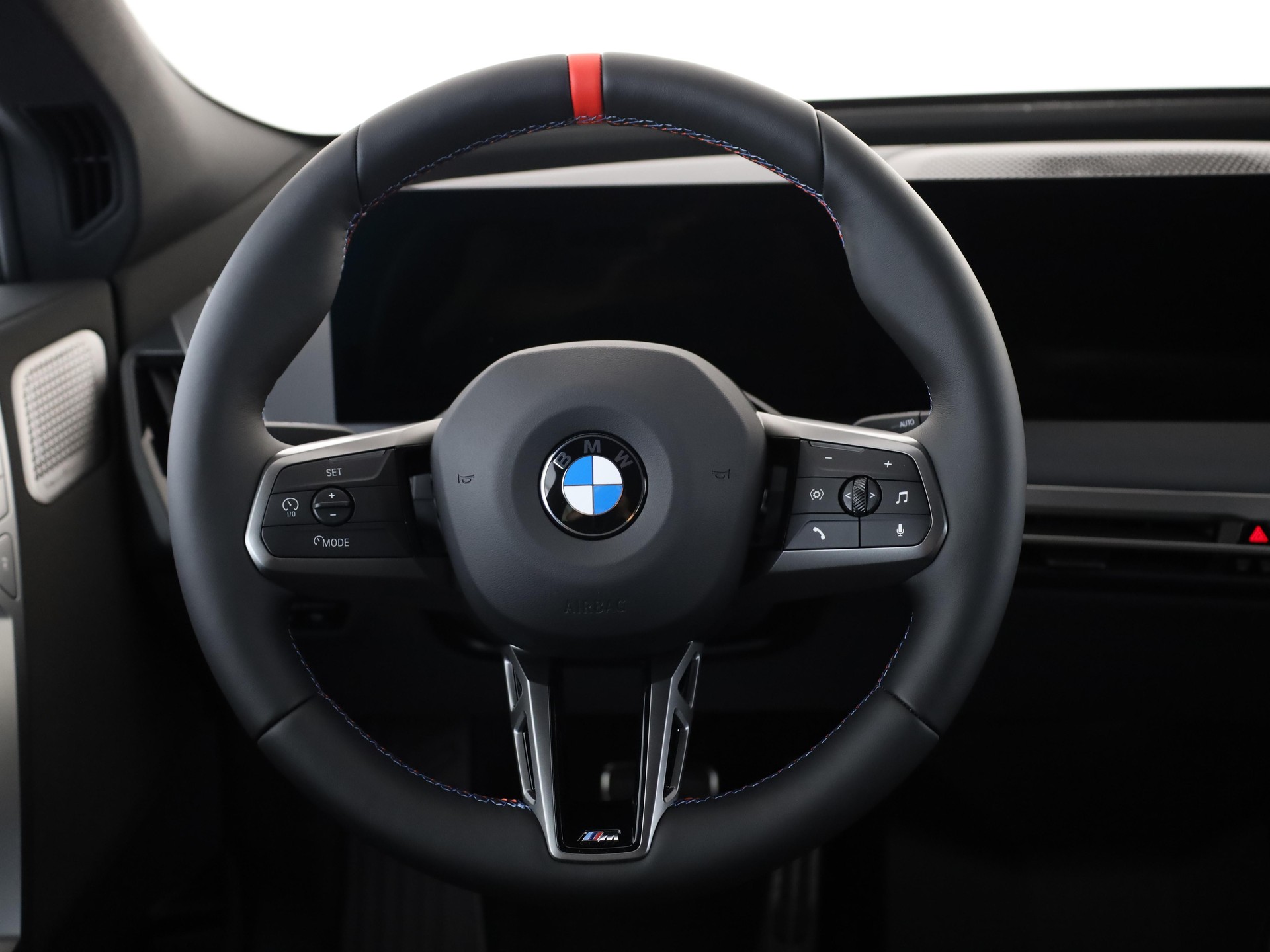 BMW iX I20 M70-image-22