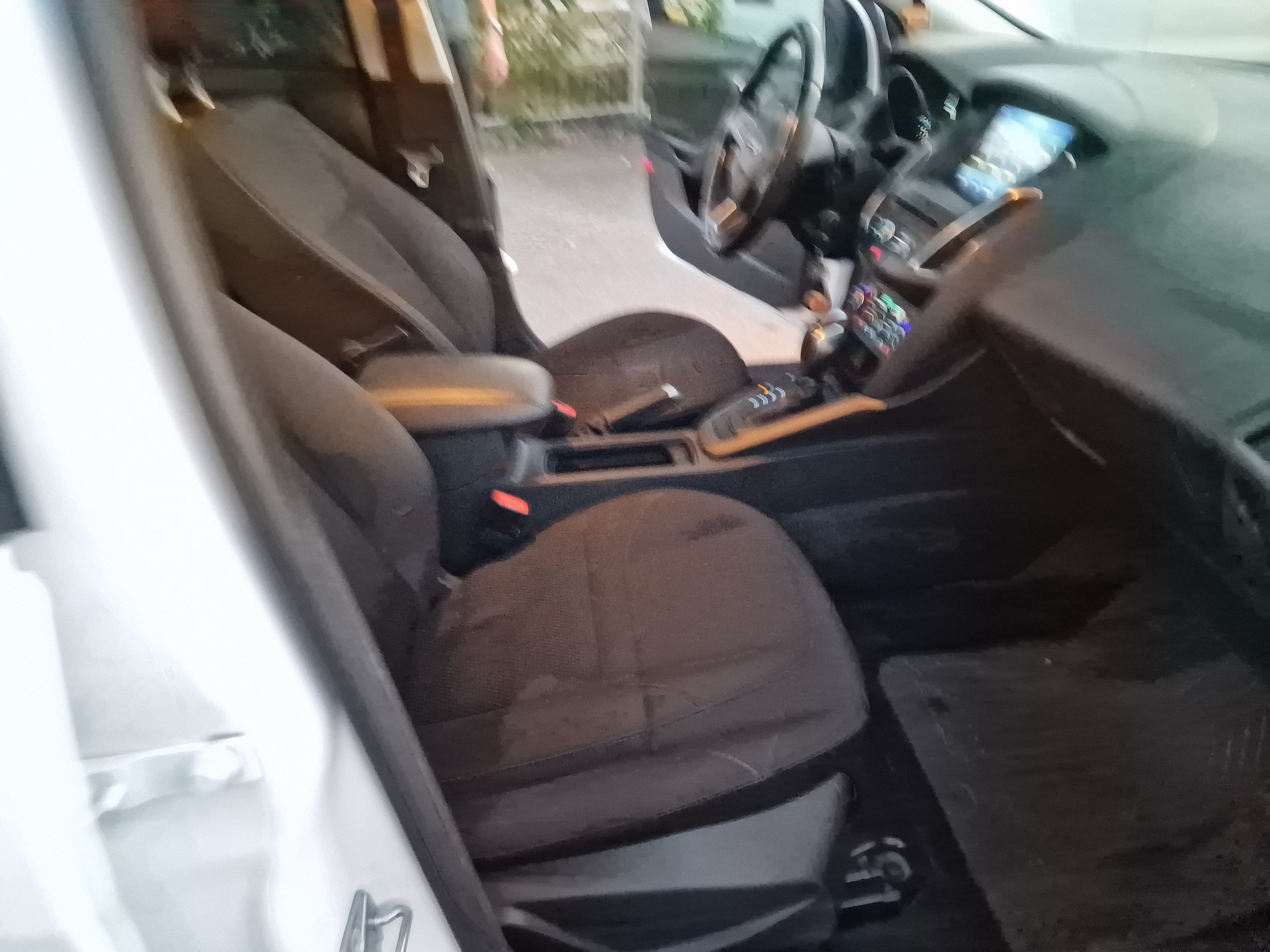 FORD Focus 2.0 TDCi Trend Powershift-image-11