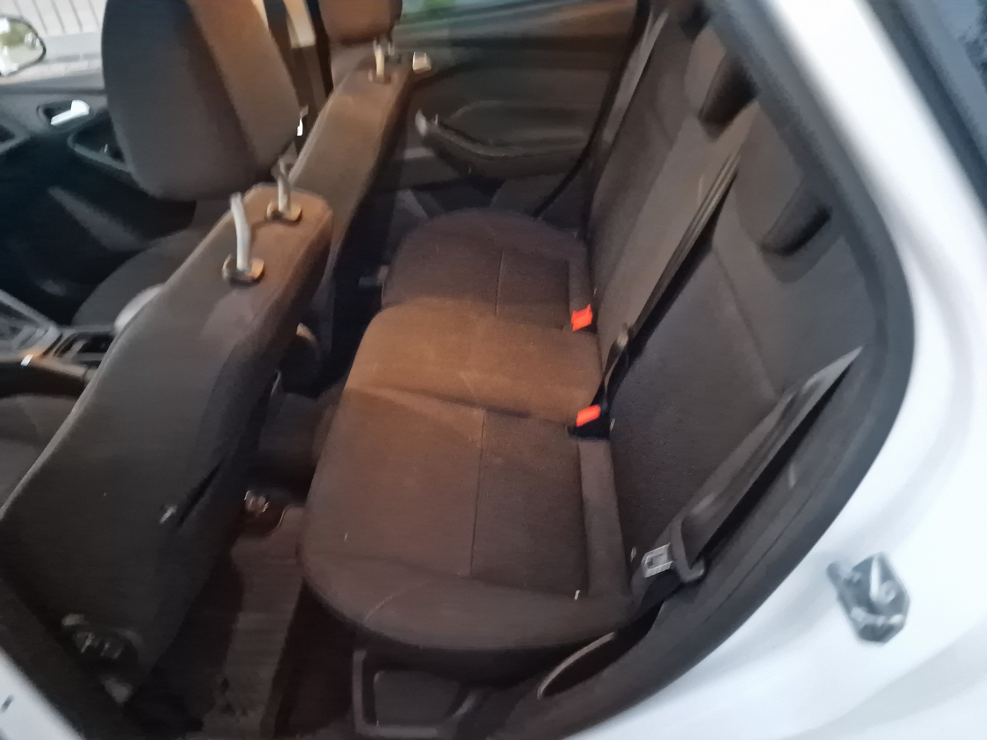FORD Focus 2.0 TDCi Trend Powershift-image-9
