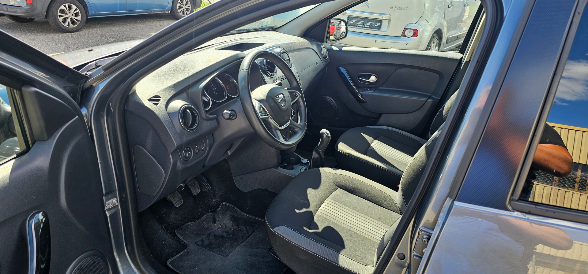 DACIA Sandero TCe 90 Stepway Unlimited 2-image-4