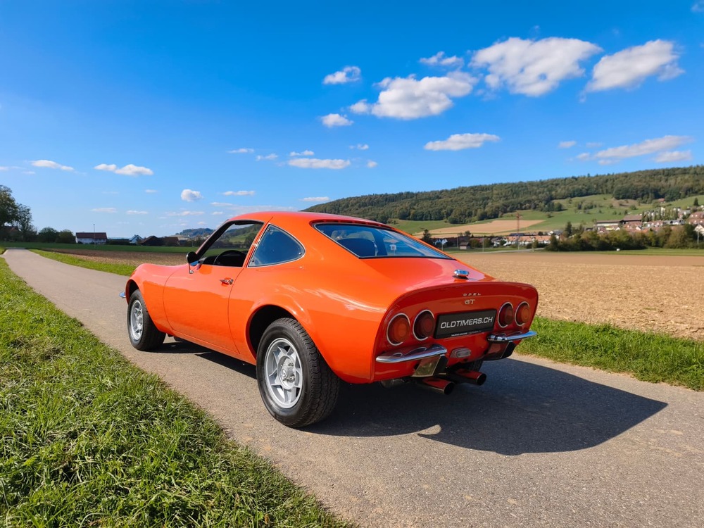 OPEL GT 1900-image-1