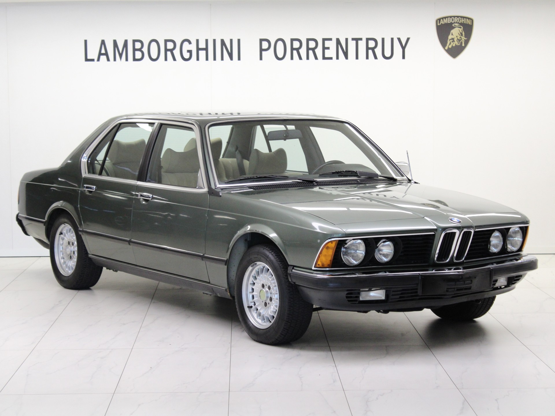 BMW 745i-image-0