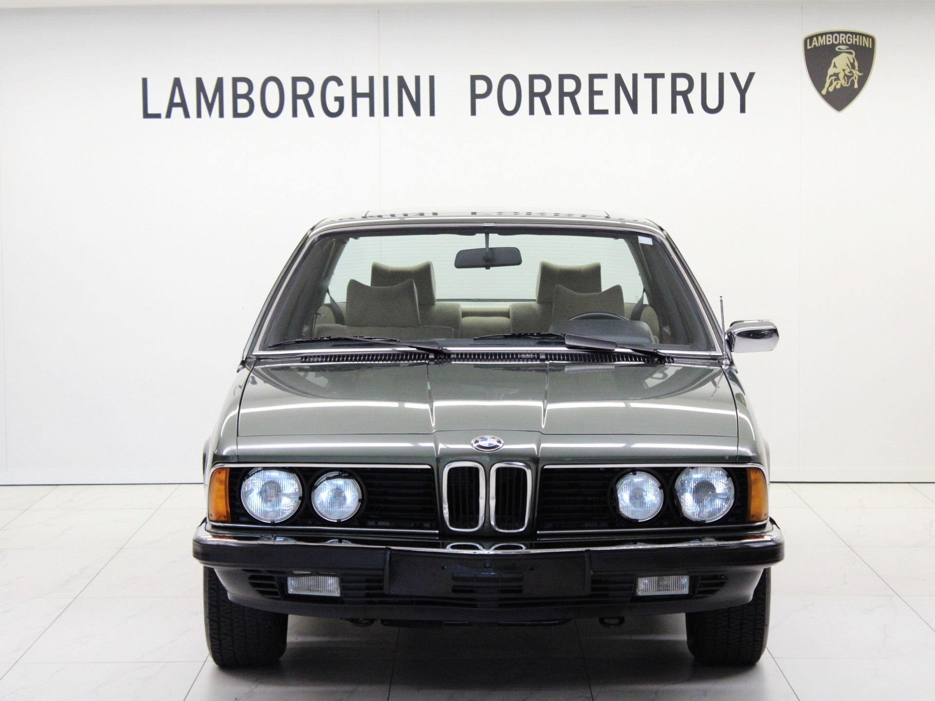 BMW 745i-image-4