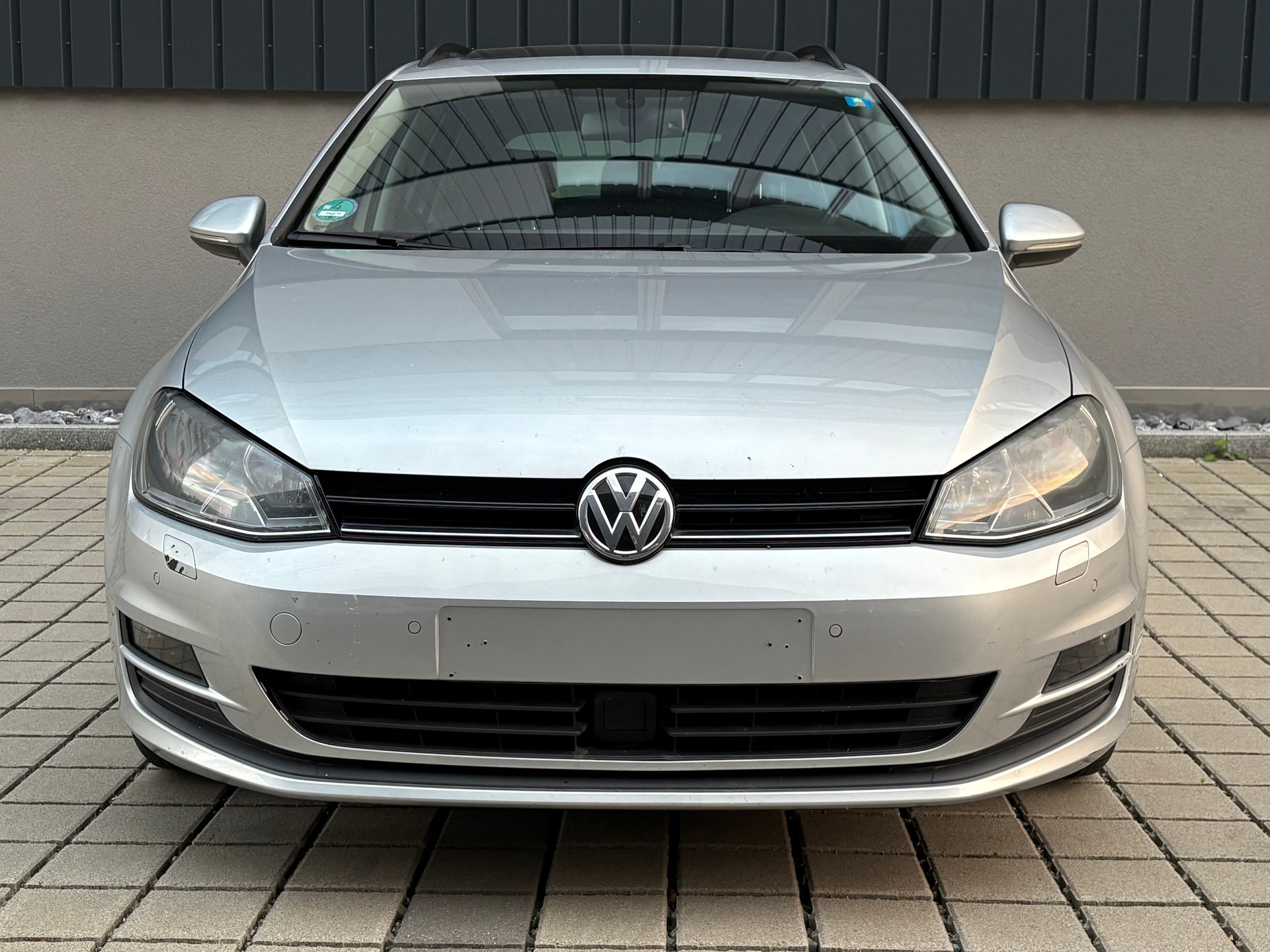 VW Golf Variant 1.6 TDI Cup (Deutsche Papiere)-image-1
