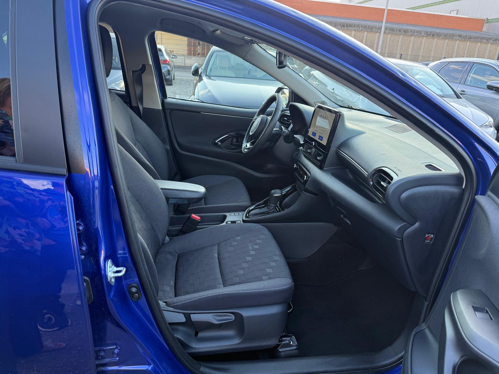 TOYOTA Yaris 1.5 VVT-i HSD Trend-image-9