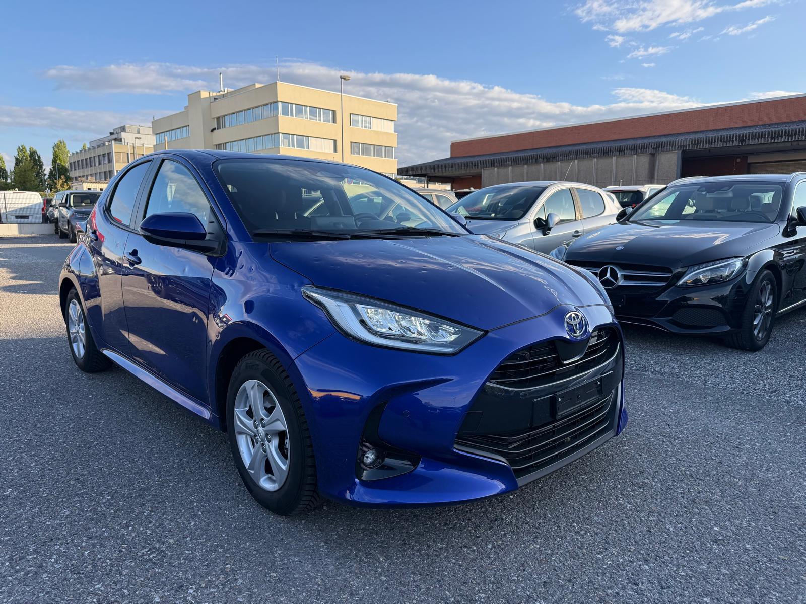 TOYOTA Yaris 1.5 VVT-i HSD Trend-image-0