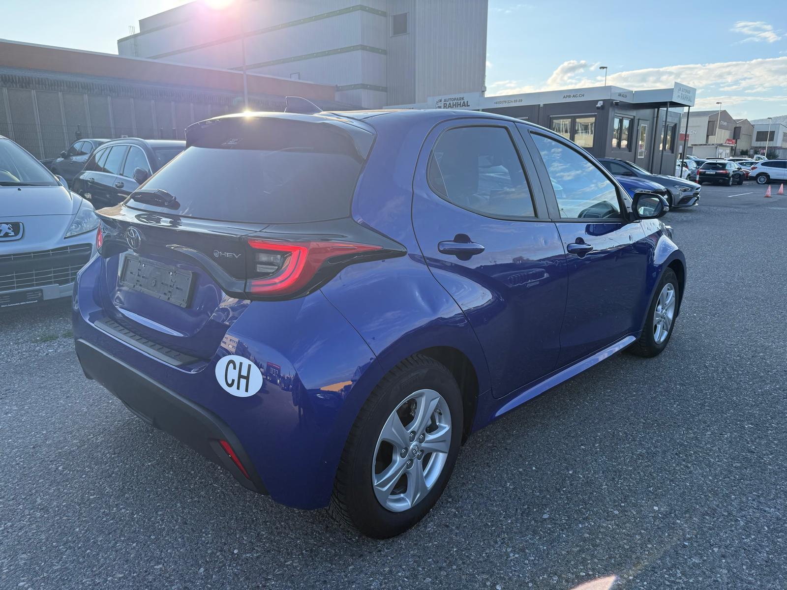 TOYOTA Yaris 1.5 VVT-i HSD Trend-image-6