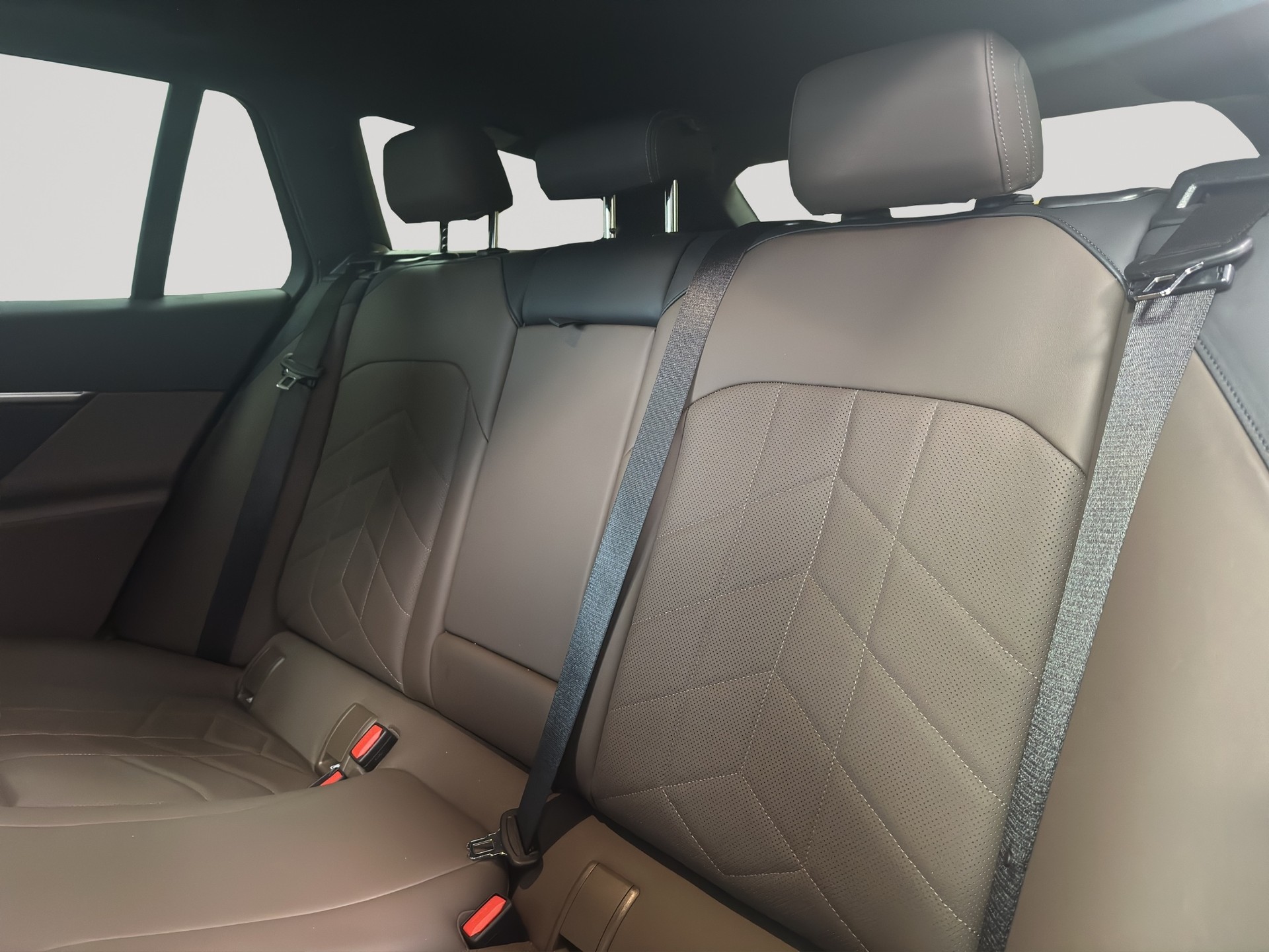 BMW 520i sDrive 48V Touring M Sport Steptronic-image-7