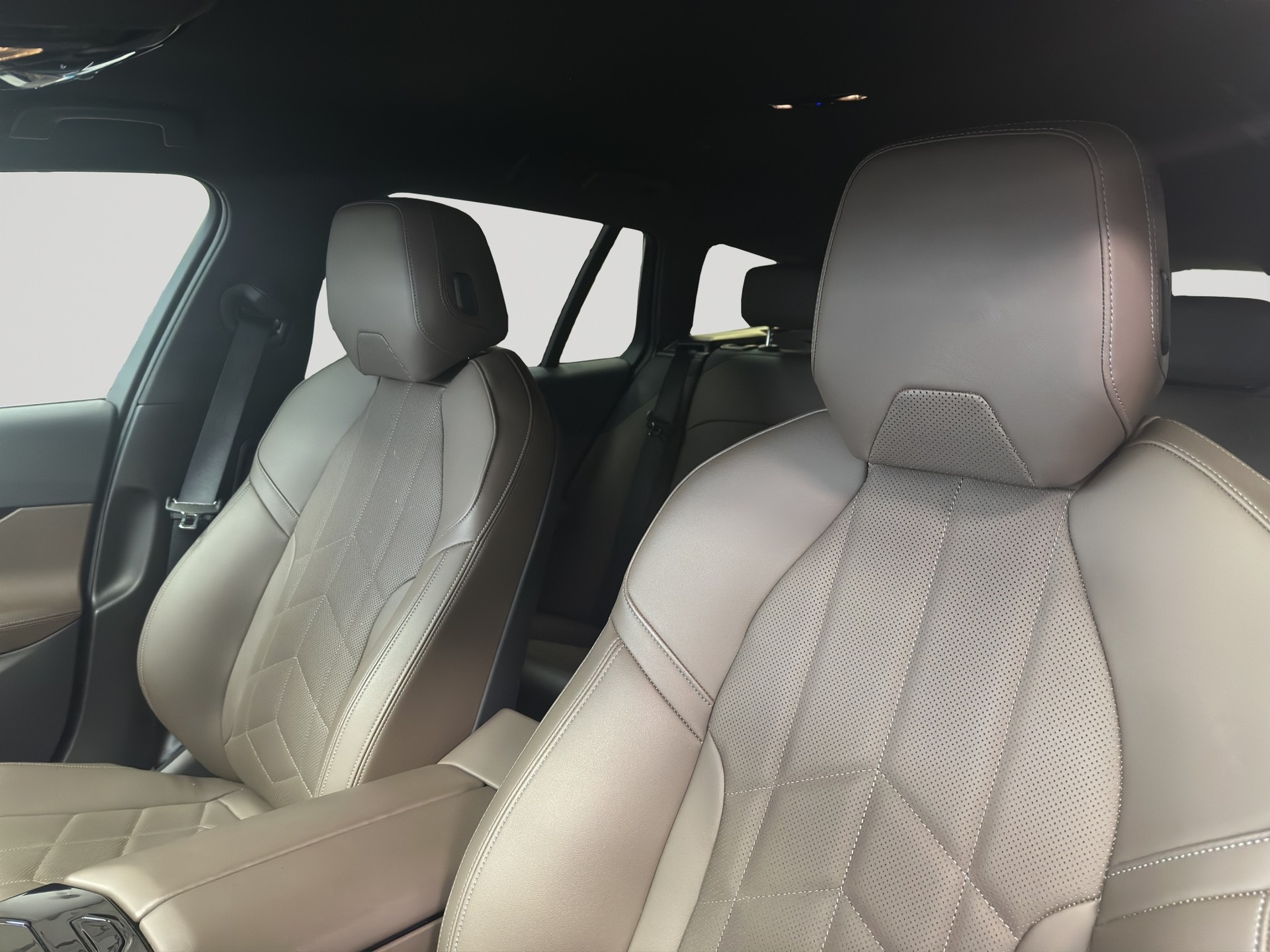 BMW 520i sDrive 48V Touring M Sport Steptronic-image-5