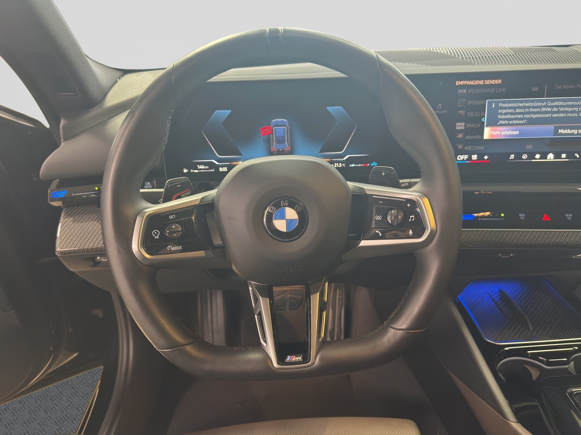 BMW 520i sDrive 48V Touring M Sport Steptronic-image-10
