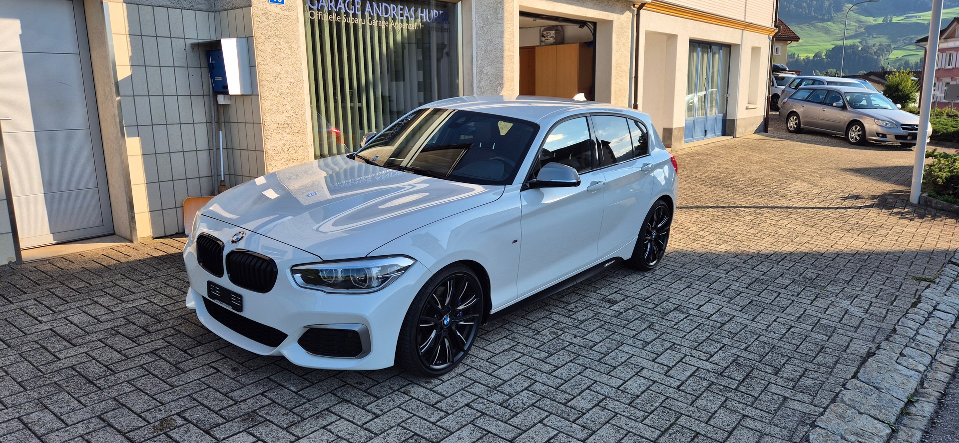 BMW M140i xDrive Steptronic-image-0