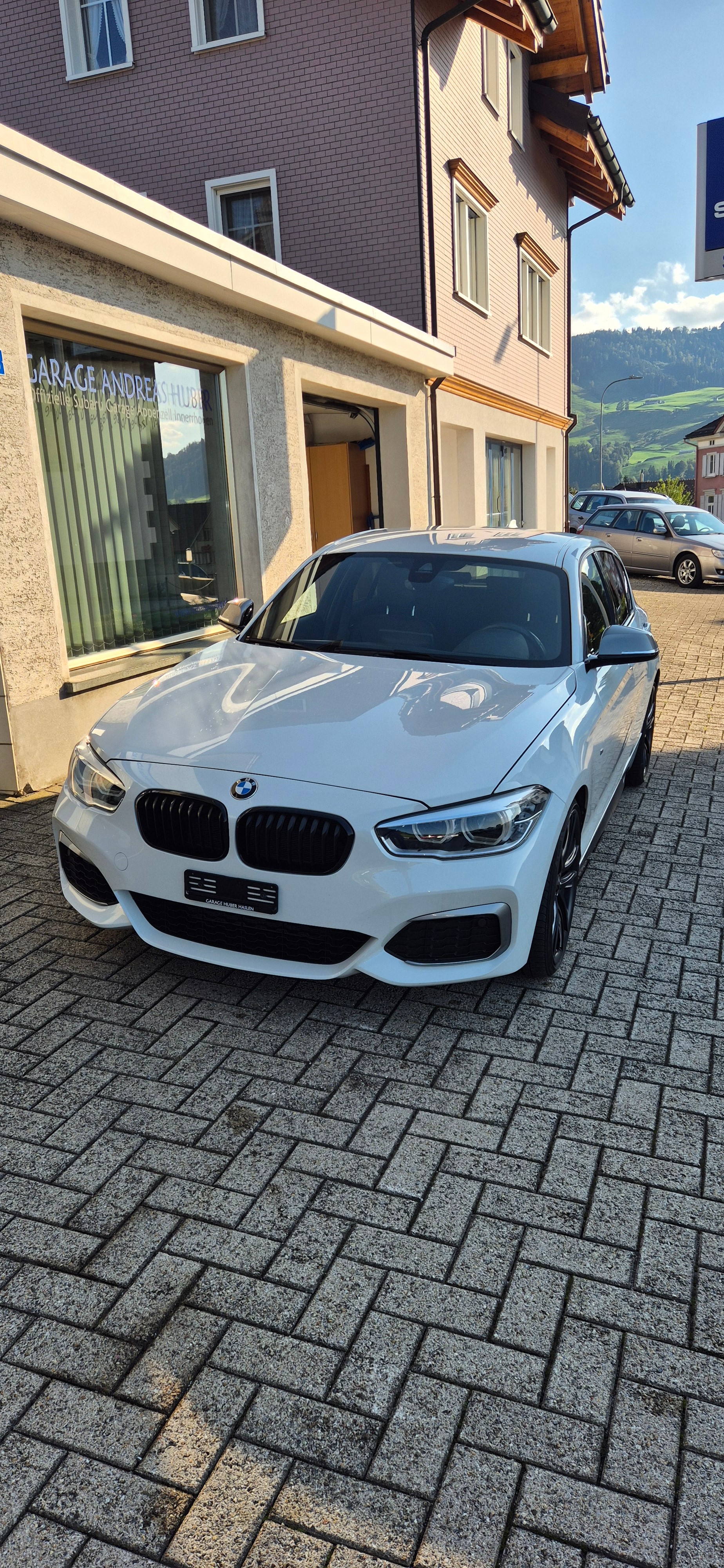 BMW M140i xDrive Steptronic-image-5