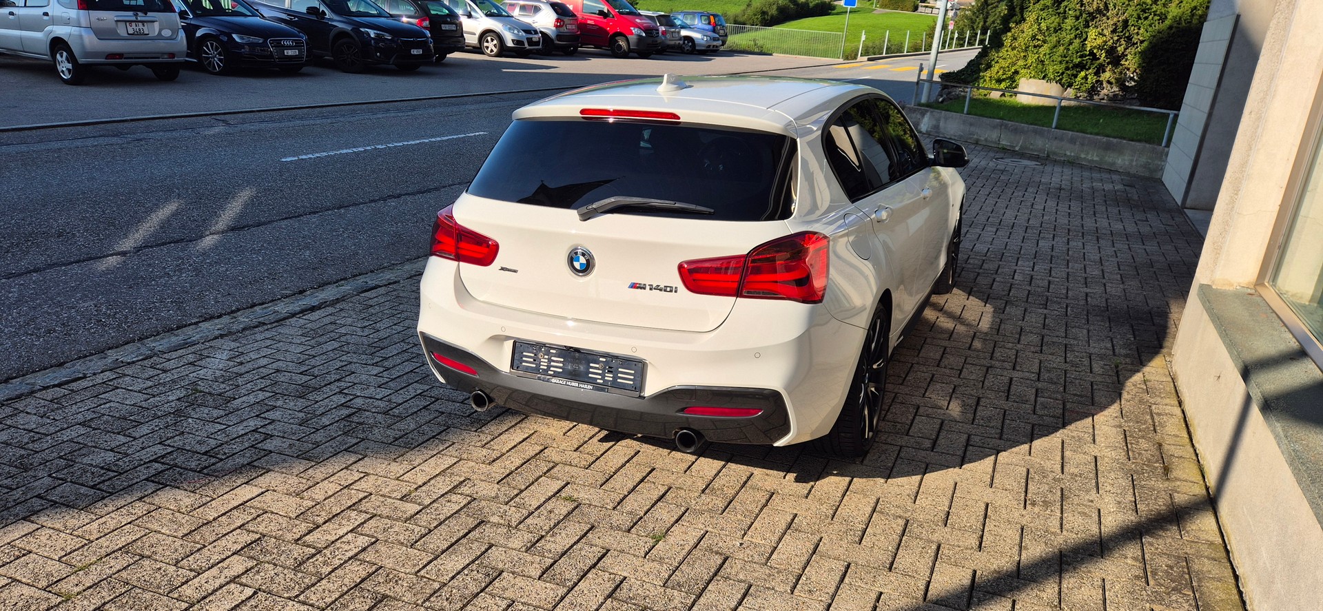 BMW M140i xDrive Steptronic-image-2