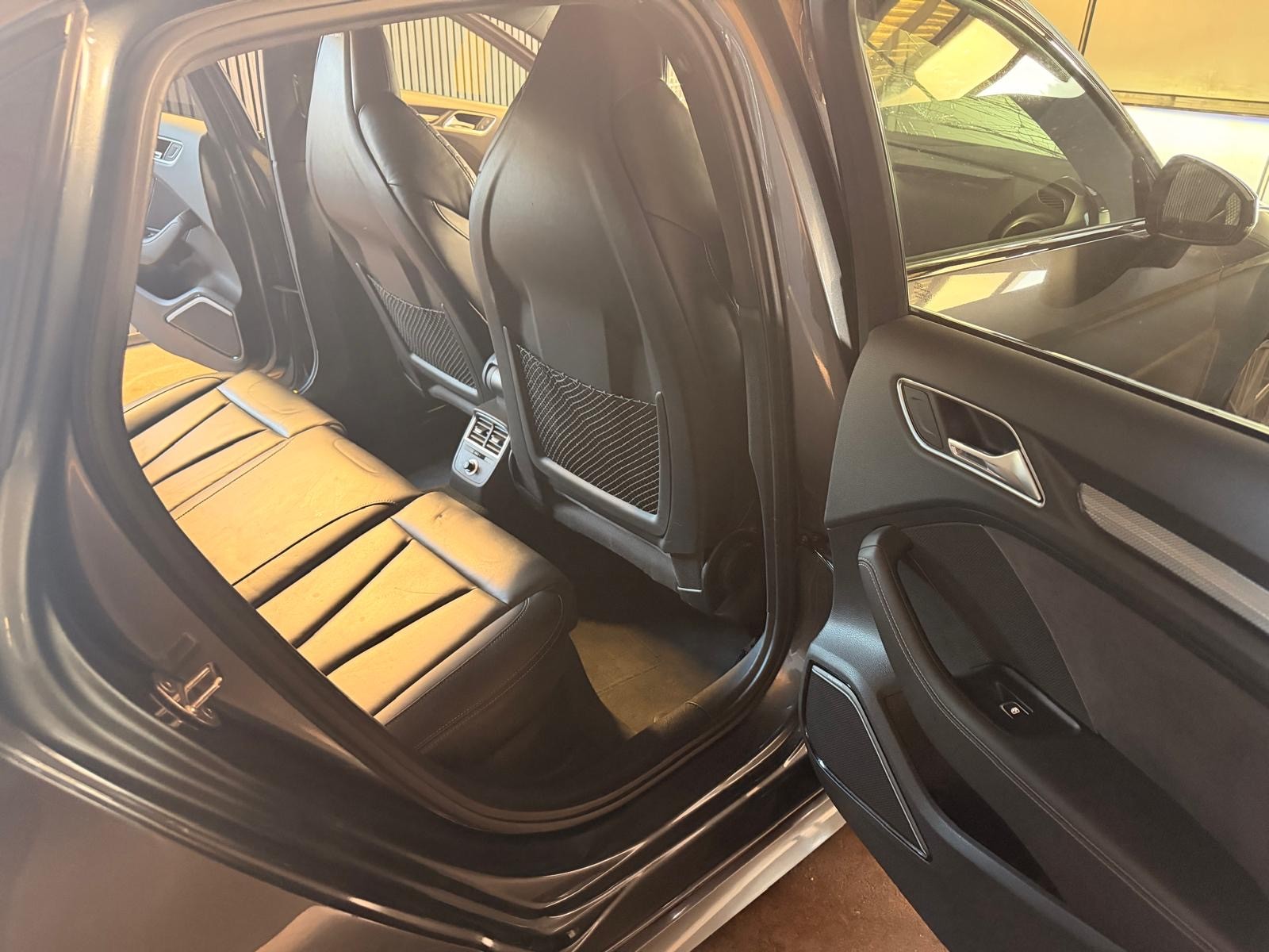 AUDI RS3 Limousine 2.5 TSI quattro S-tronic-image-11