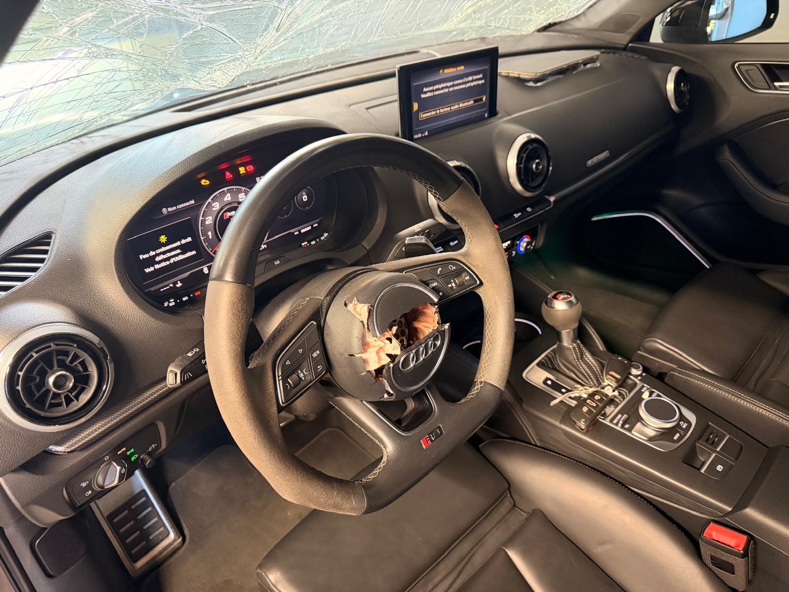 AUDI RS3 Limousine 2.5 TSI quattro S-tronic-image-8