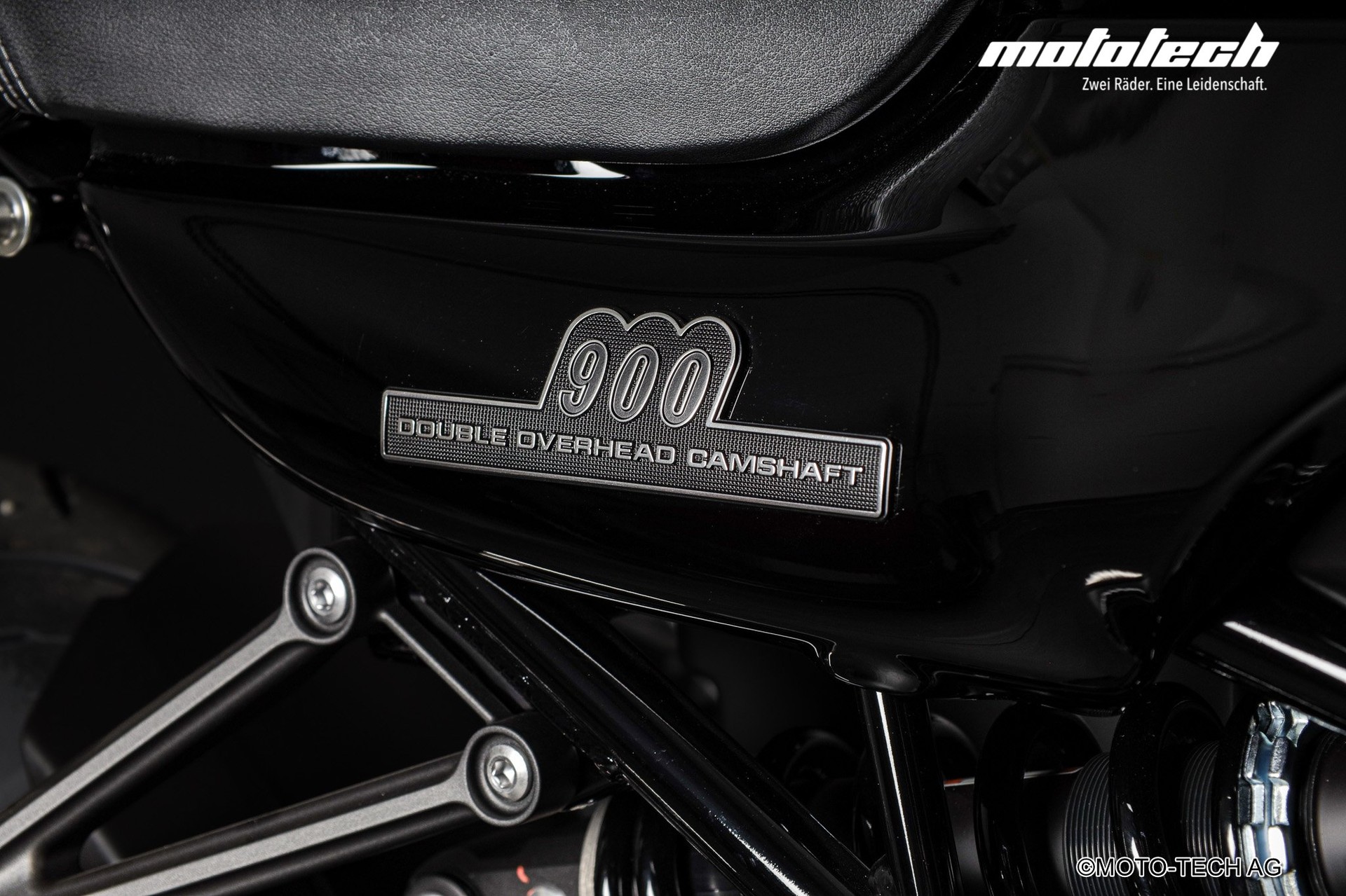 KAWASAKI Z 900 RS (35/82kW) Black Ball Edition-image-6