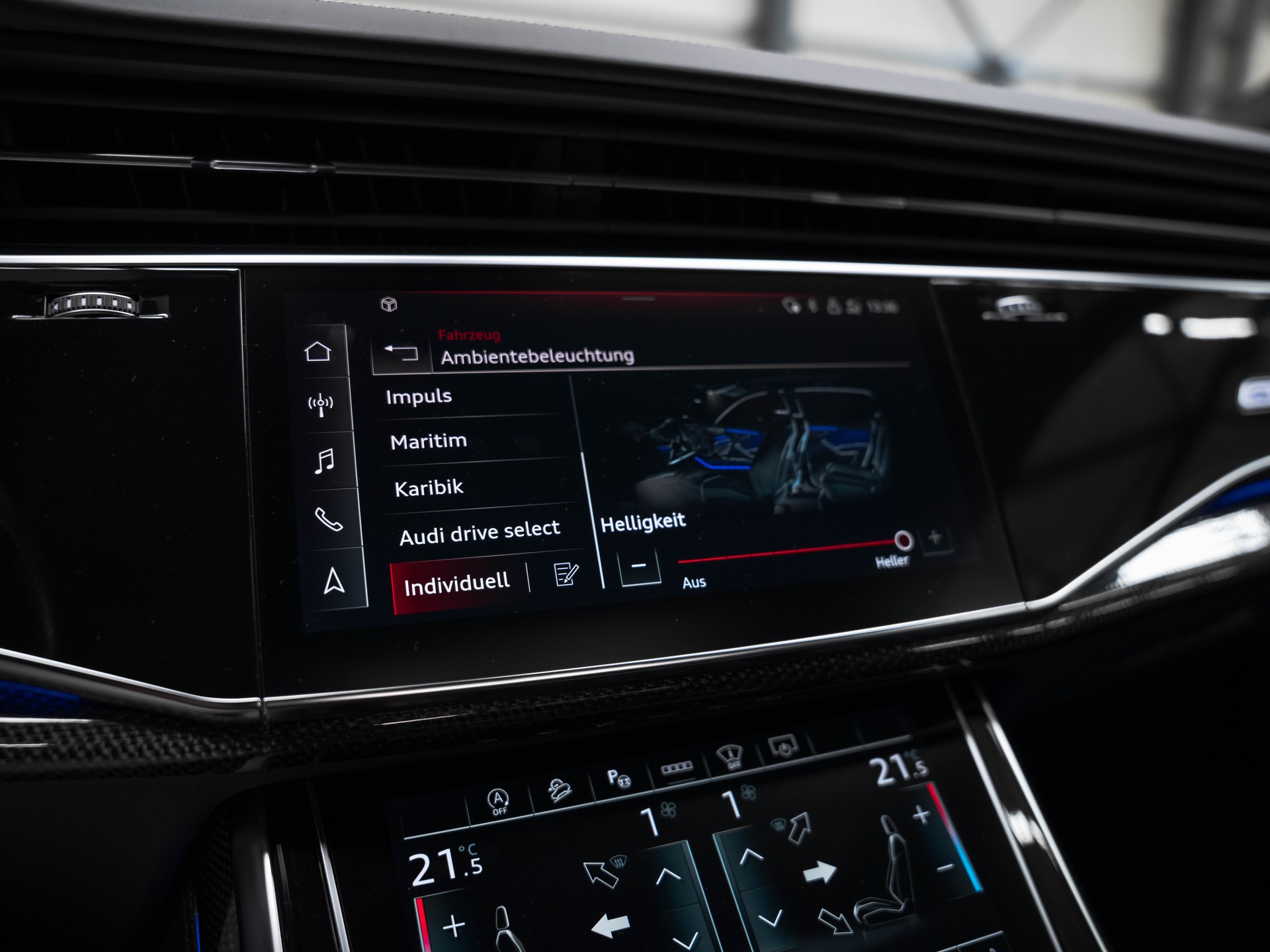AUDI SQ8 TFSI quattro tiptronic-image-25