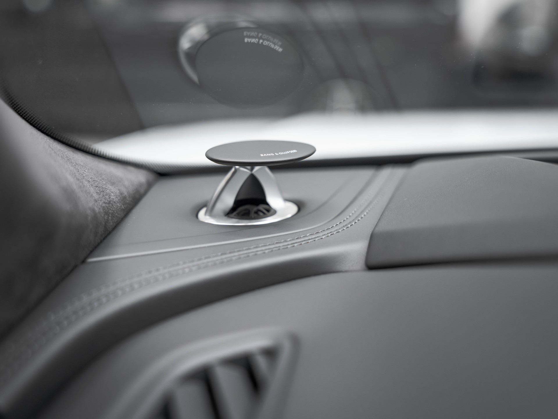 AUDI SQ8 TFSI quattro tiptronic-image-18