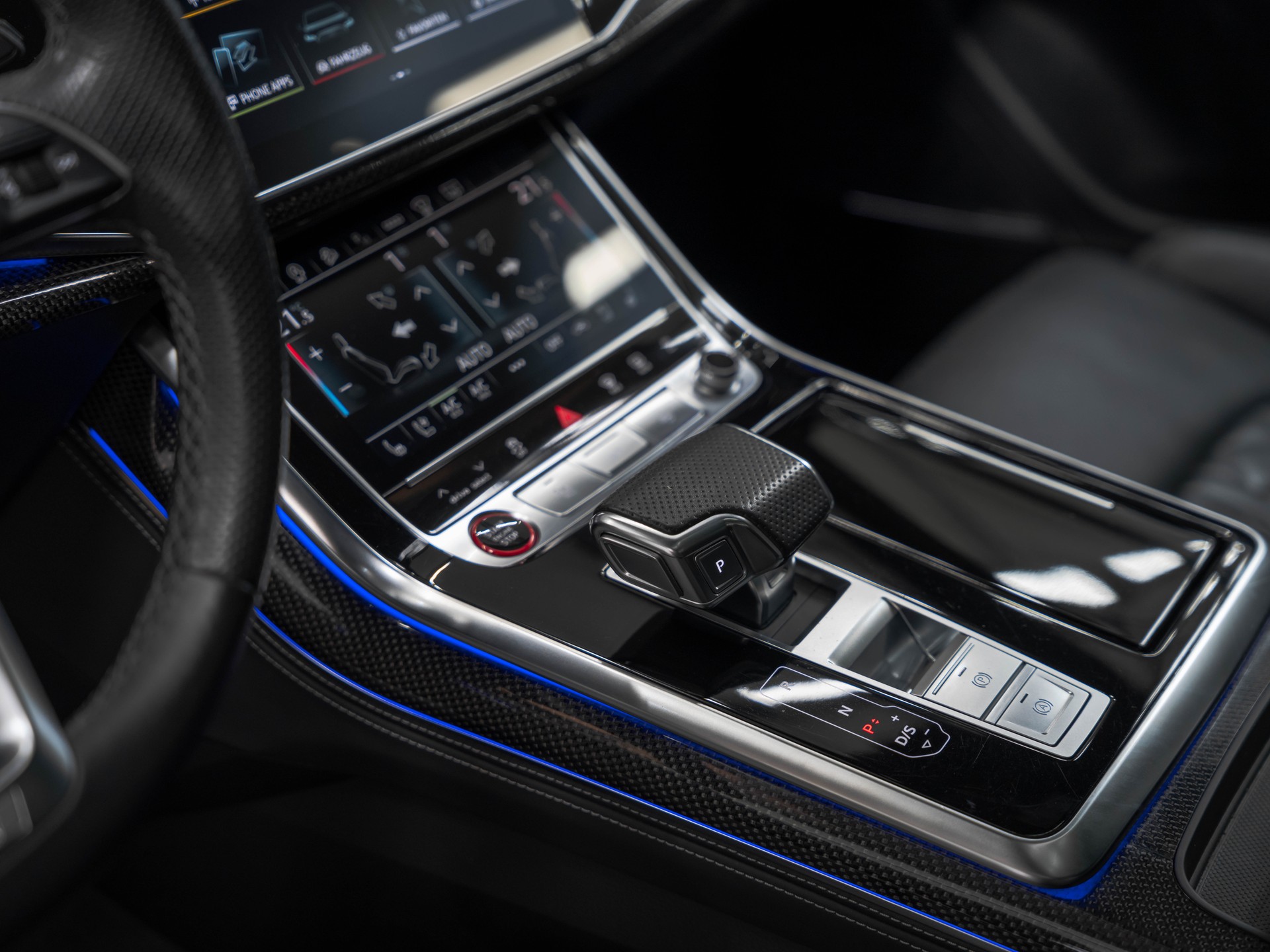 AUDI SQ8 TFSI quattro tiptronic-image-17