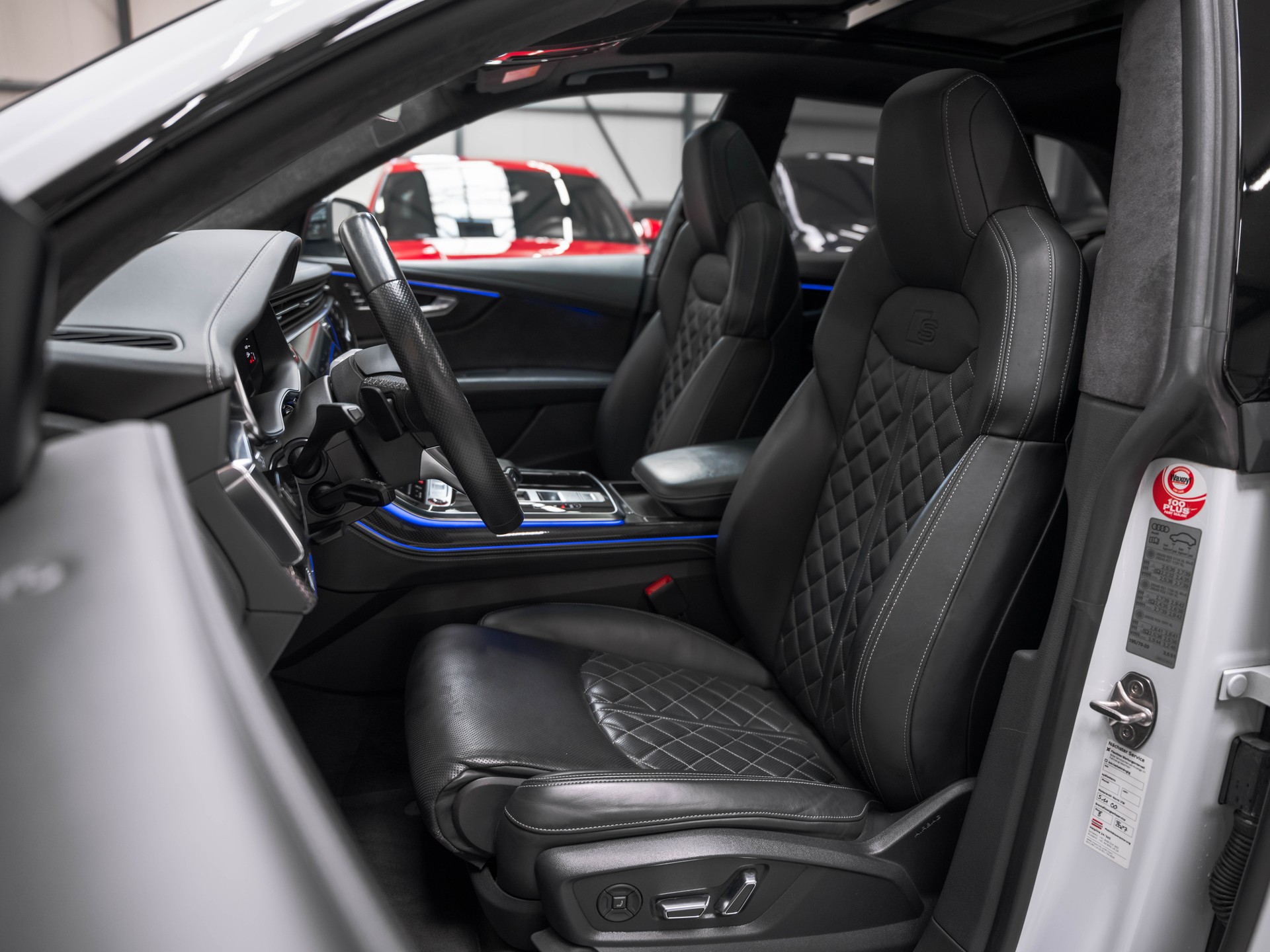AUDI SQ8 TFSI quattro tiptronic-image-8