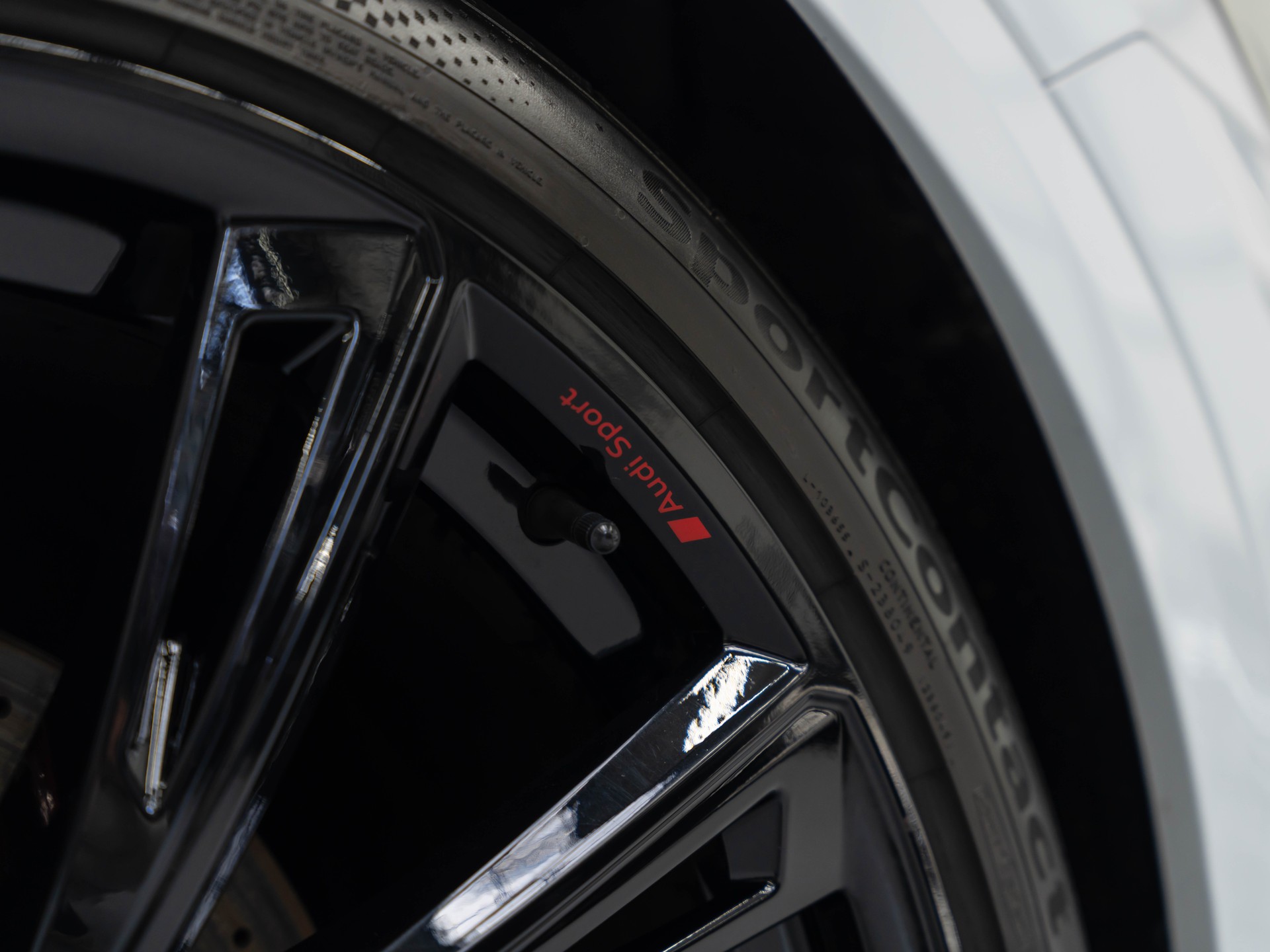 AUDI SQ8 TFSI quattro tiptronic-image-15